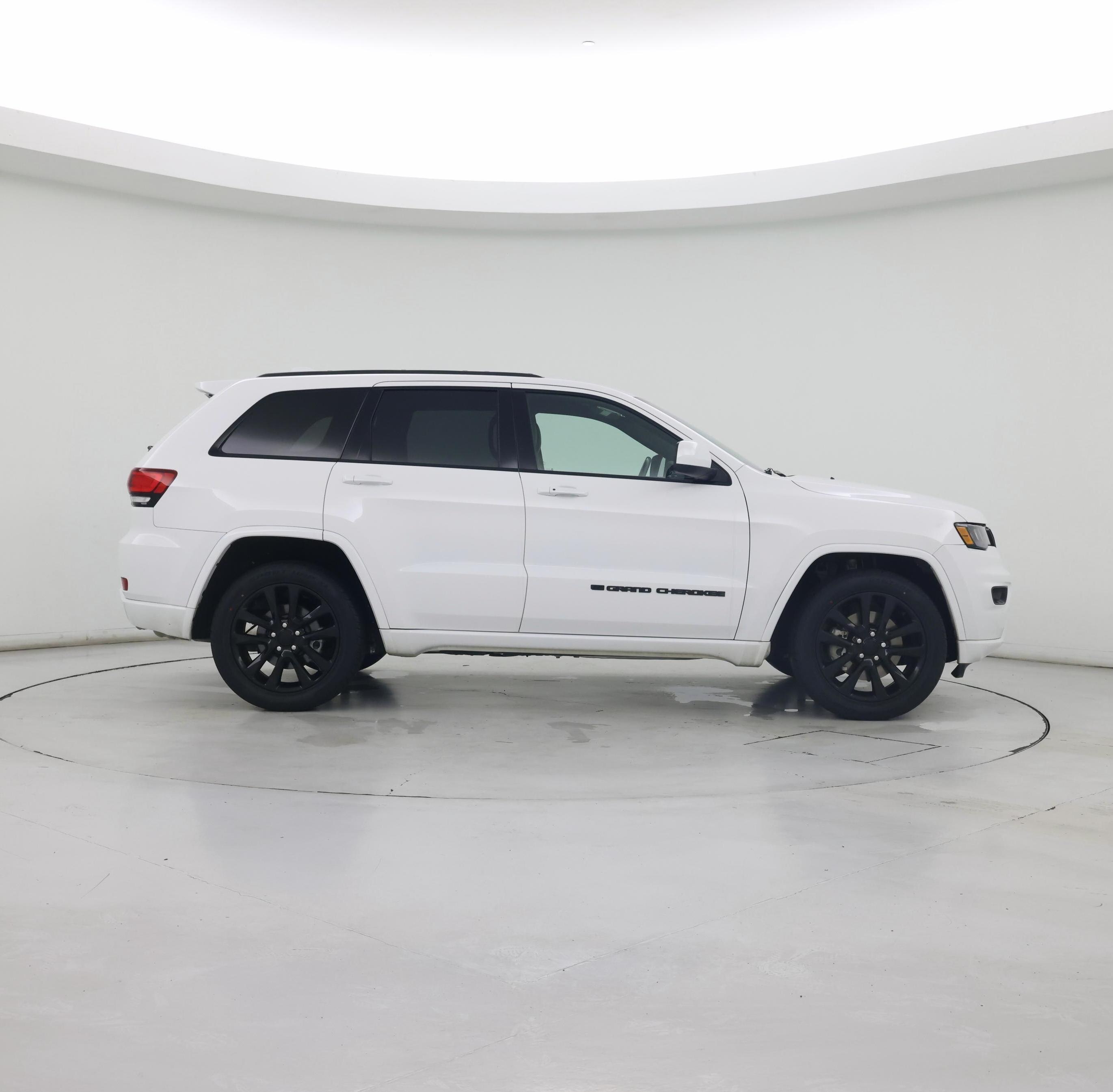 Thumbnail: 2022 Jeep Grand Cherokee - 7