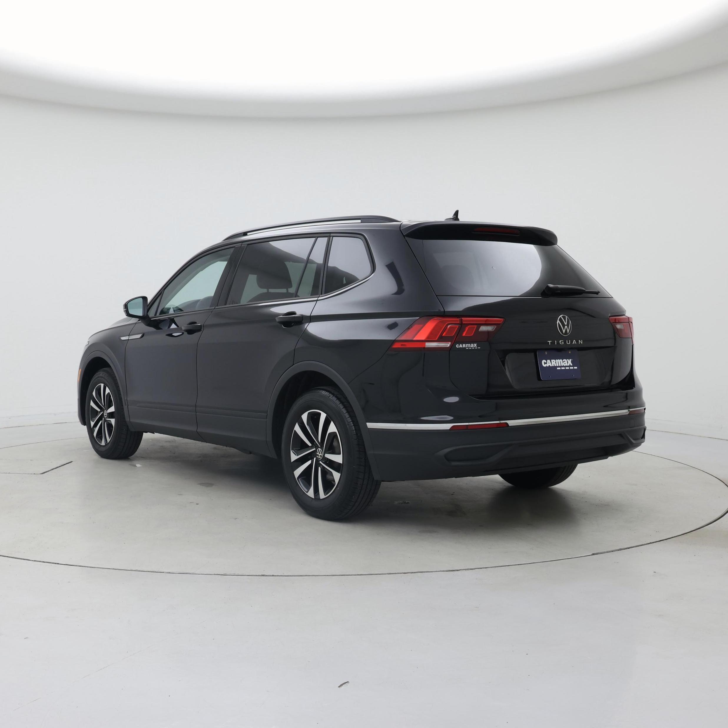 Thumbnail: 2023 Volkswagen Tiguan - 2