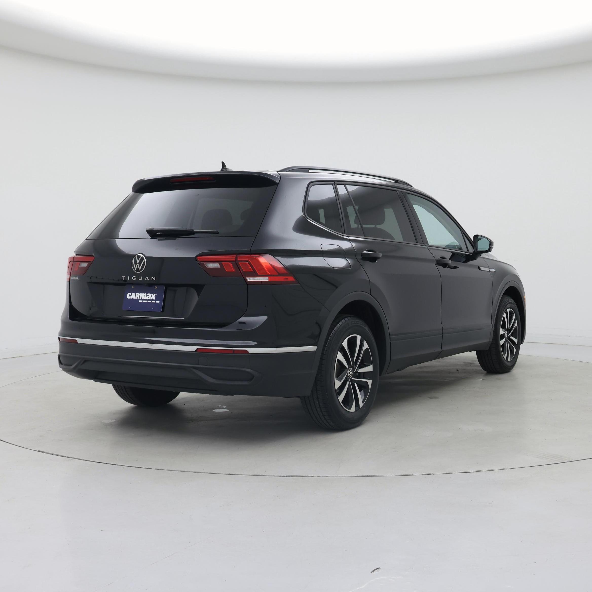 Thumbnail: 2023 Volkswagen Tiguan - 8