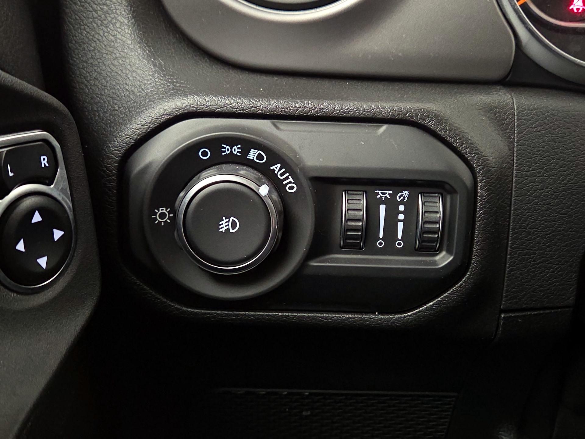 Thumbnail: 2021 Jeep Wrangler - 13