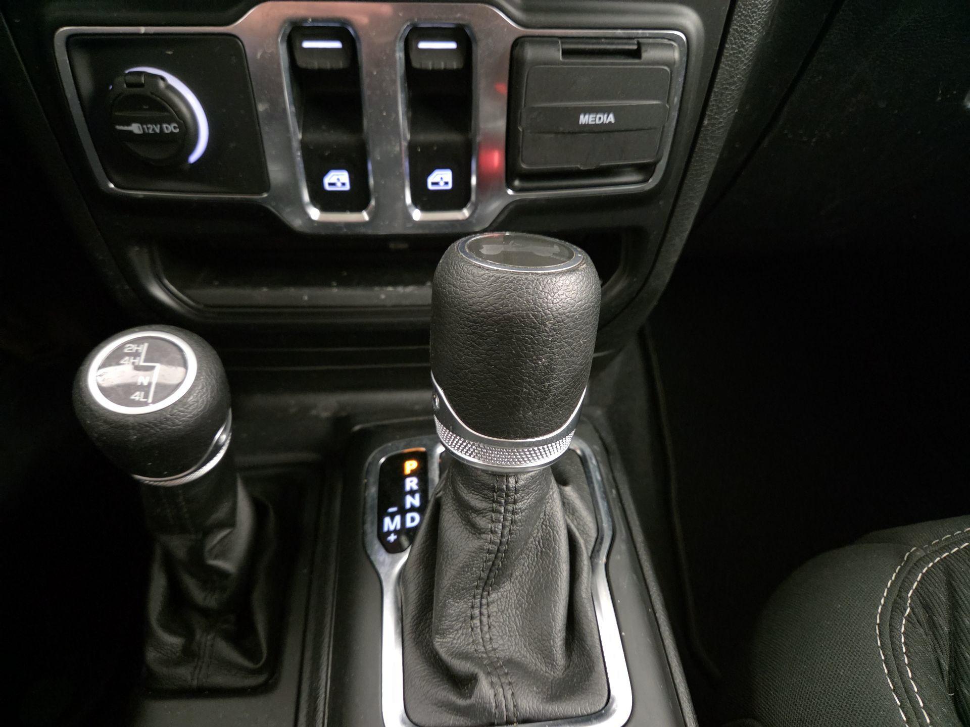 Thumbnail: 2021 Jeep Wrangler - 18