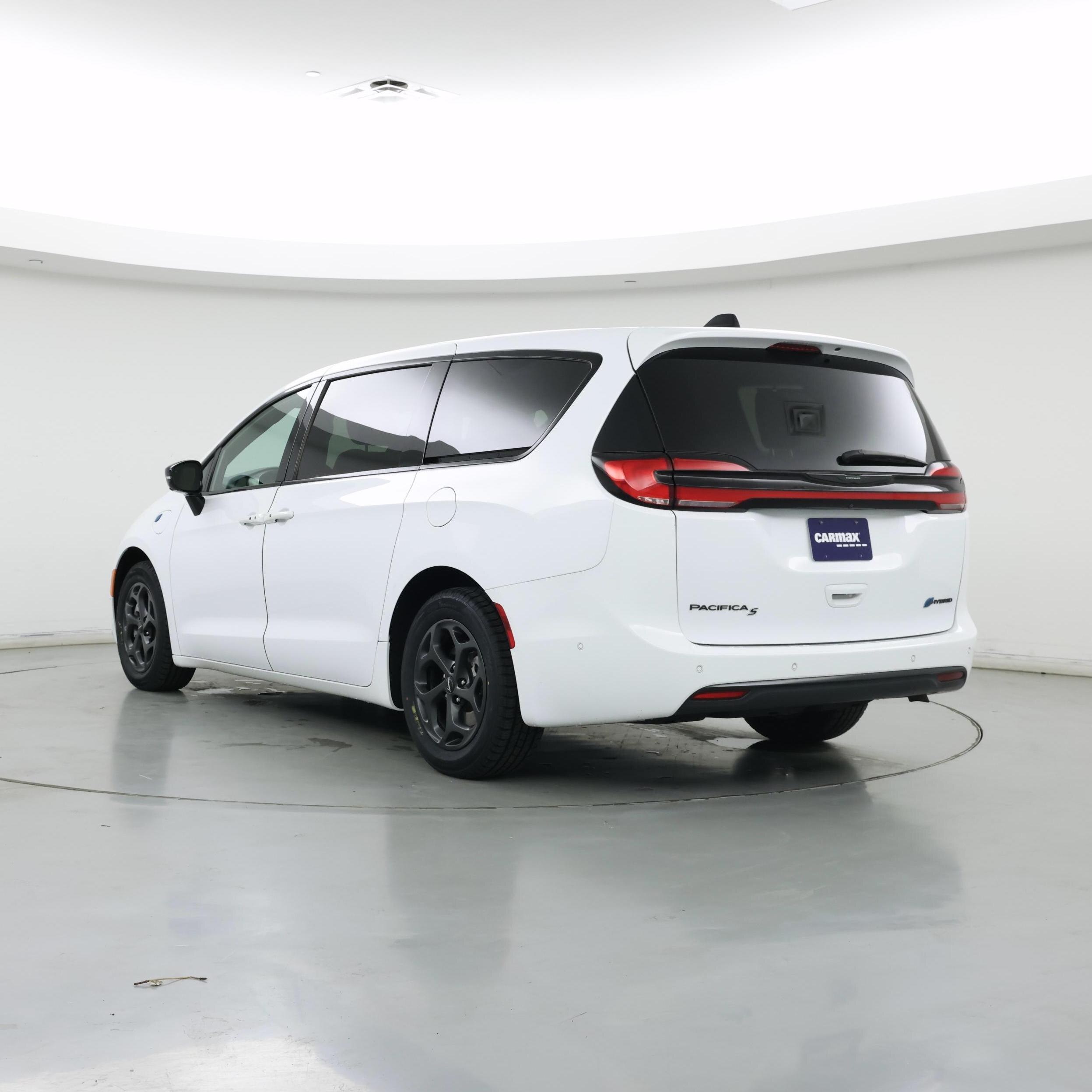 Thumbnail: 2023 Chrysler Pacifica - 2