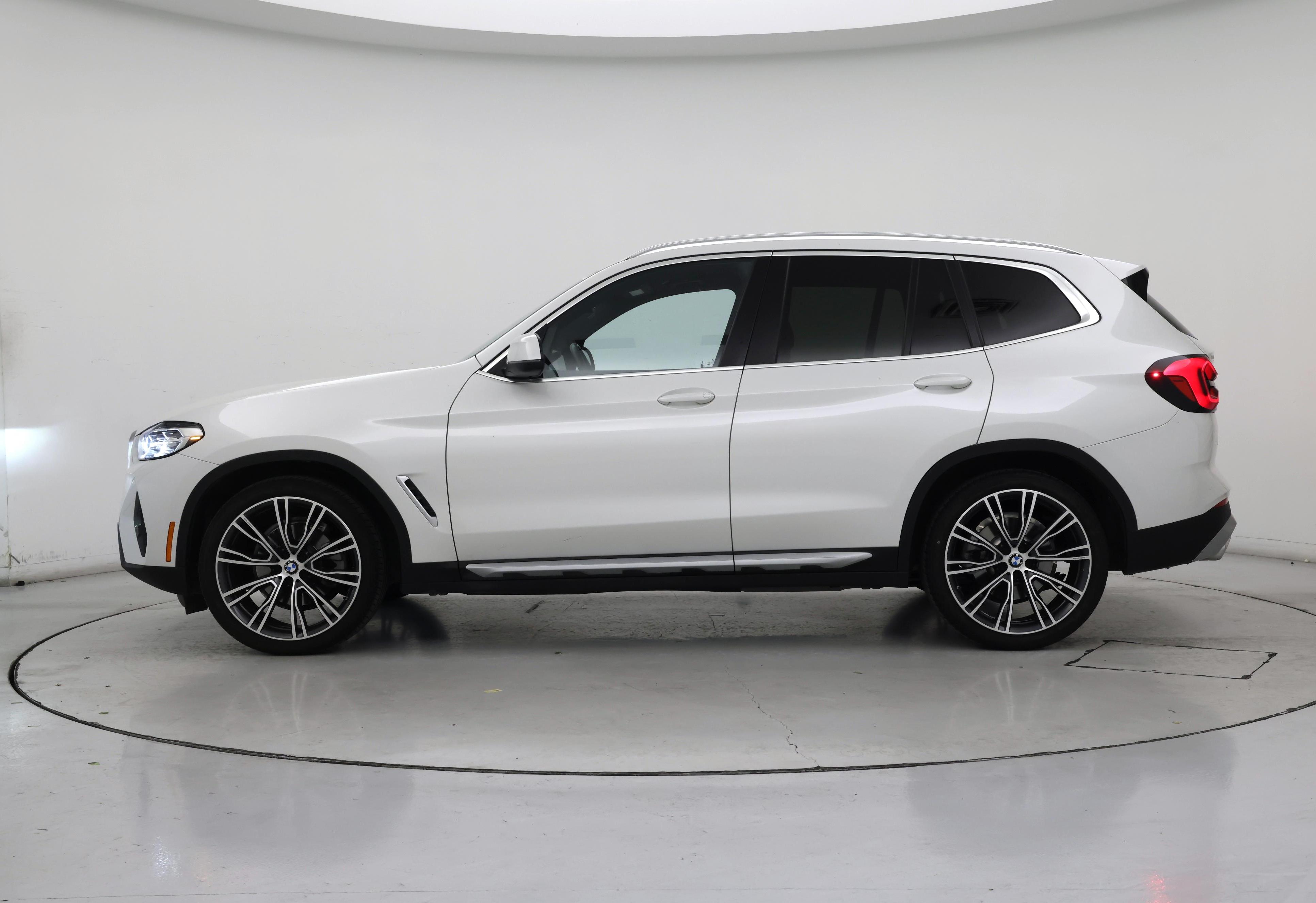 Thumbnail: 2022 BMW X3 - 3