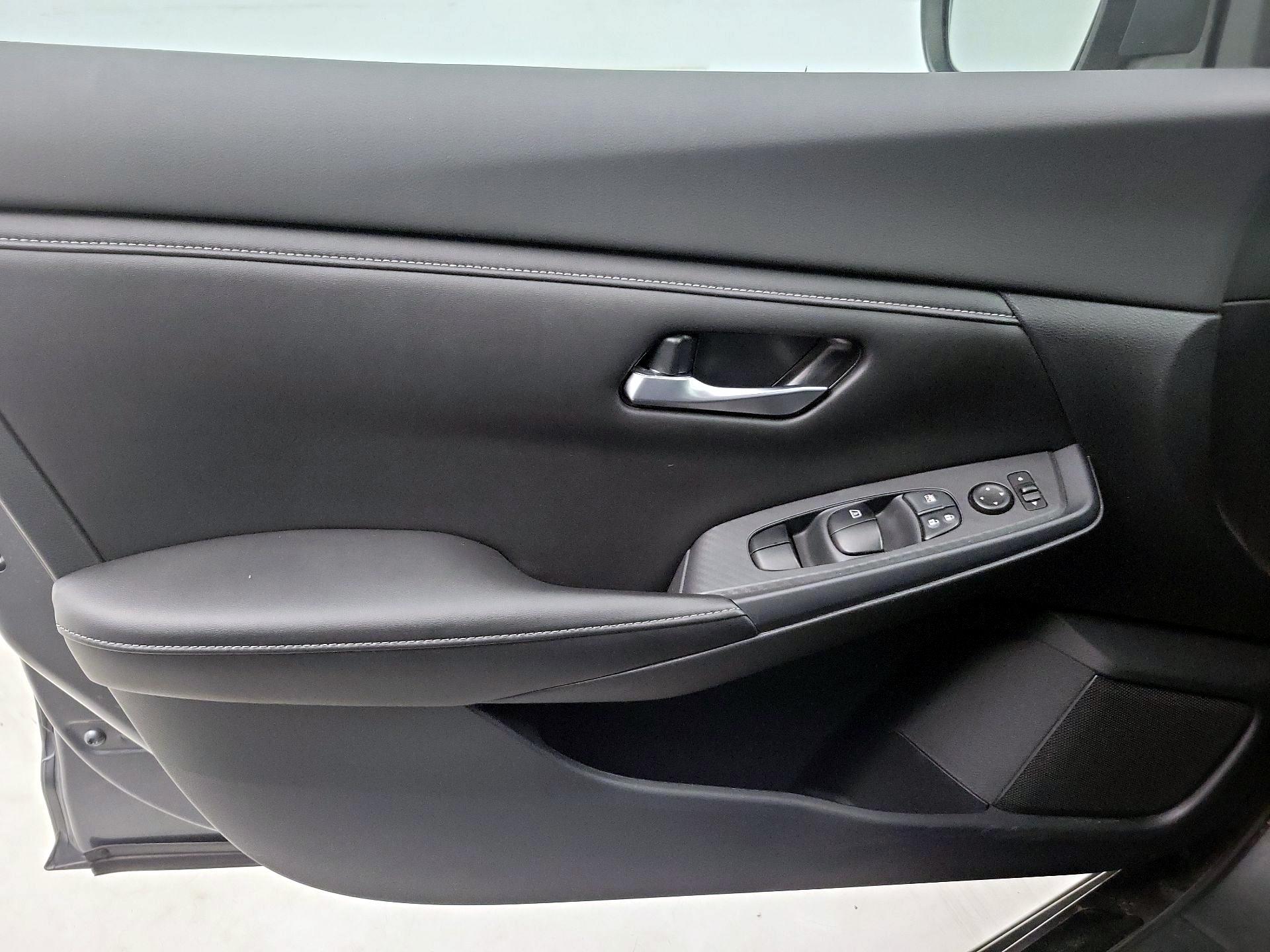 Thumbnail: 2021 Nissan Sentra - 12