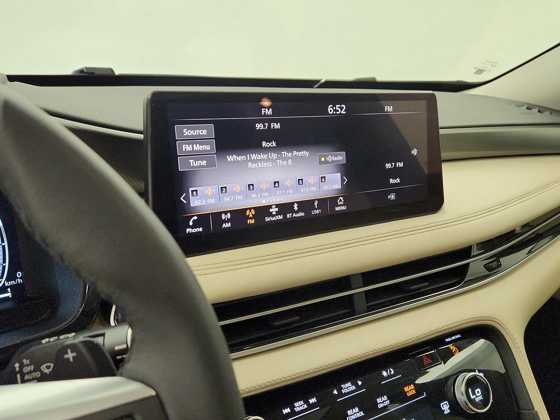 Thumbnail: 2023 INFINITI QX60 - 16