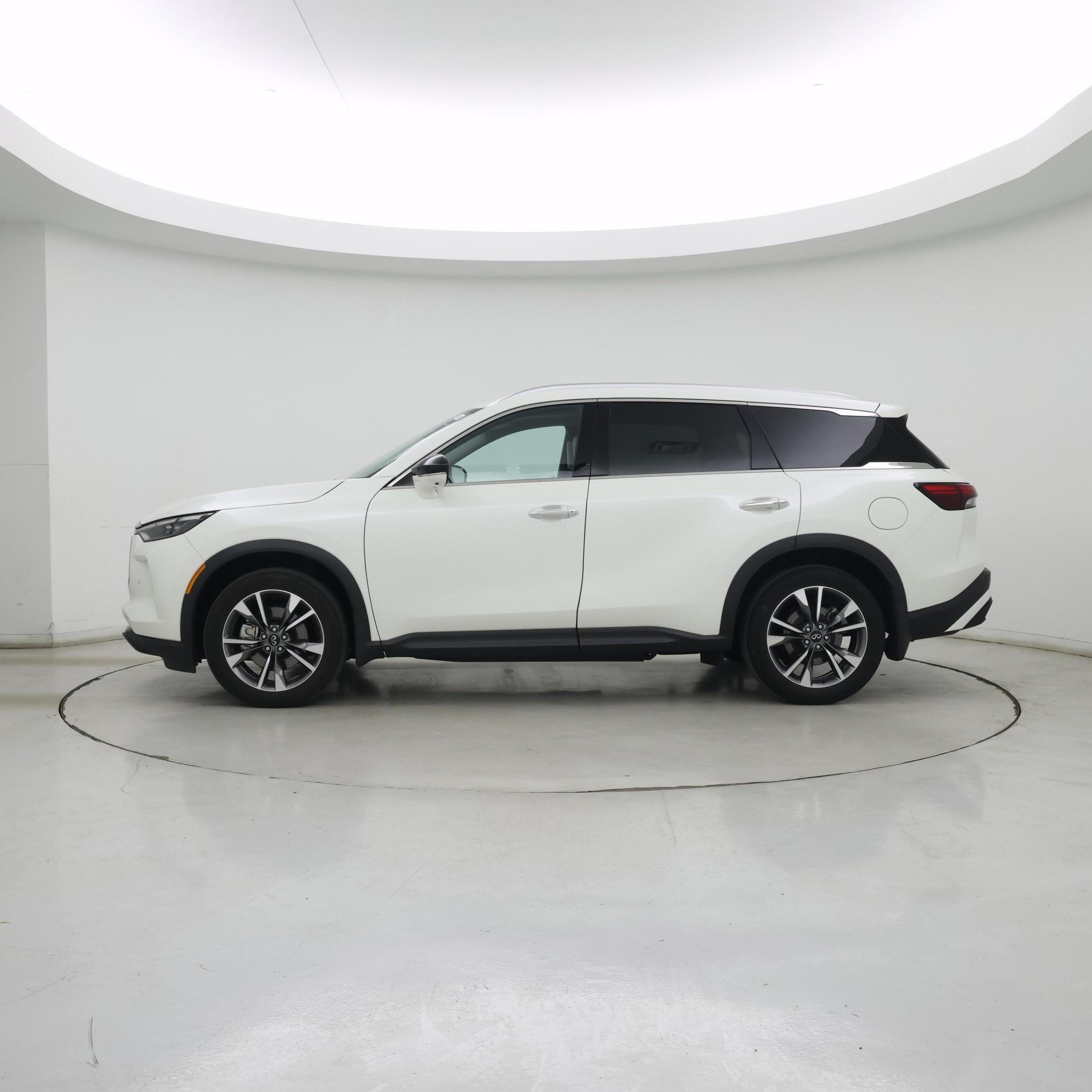 Thumbnail: 2023 INFINITI QX60 - 3