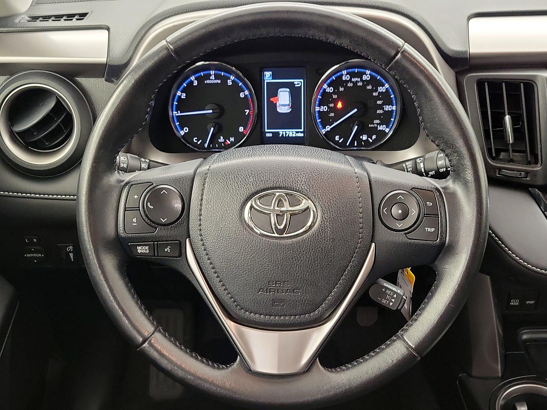 Thumbnail: 2016 Toyota RAV4 - 10