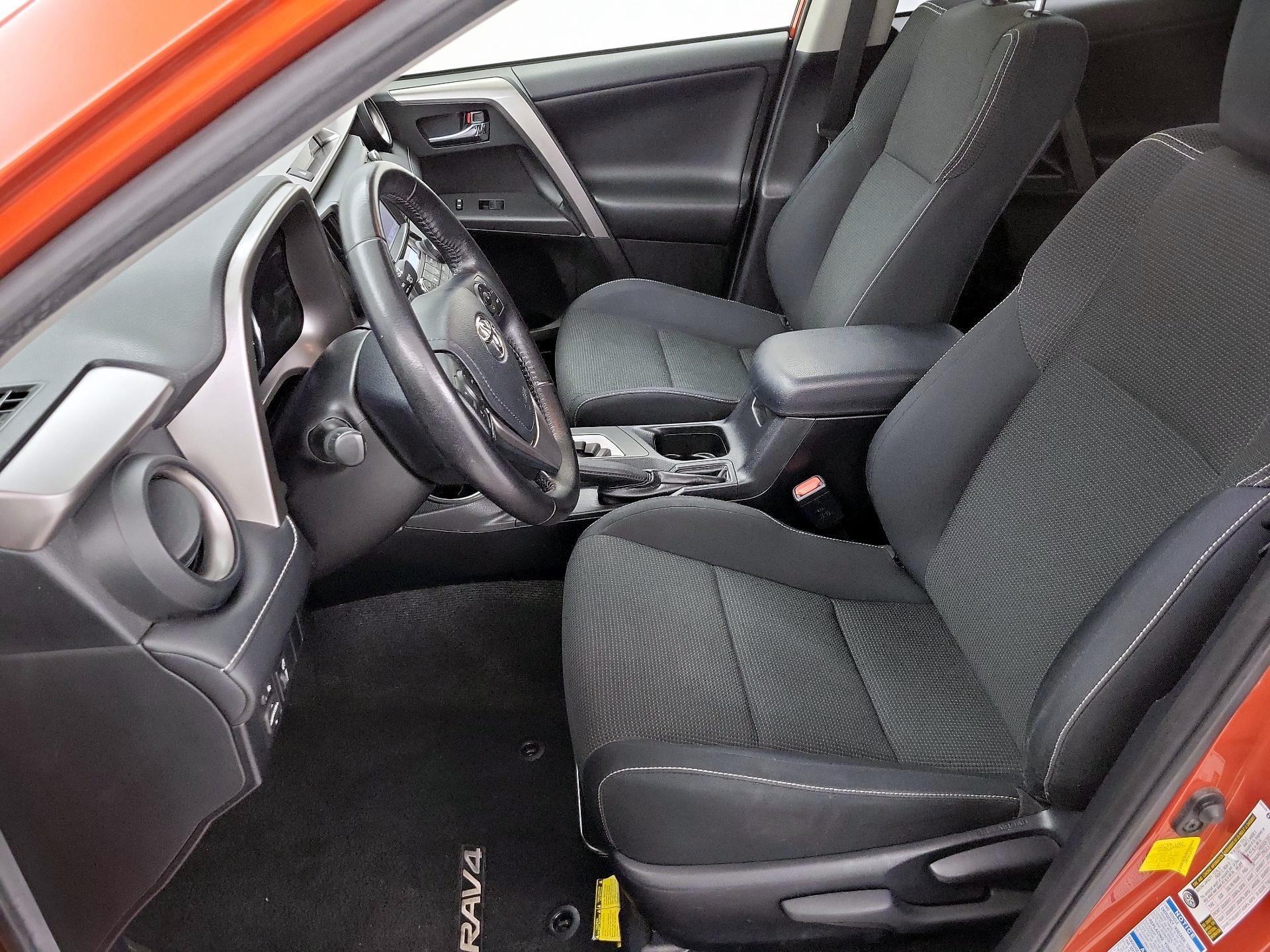 Thumbnail: 2016 Toyota RAV4 - 11