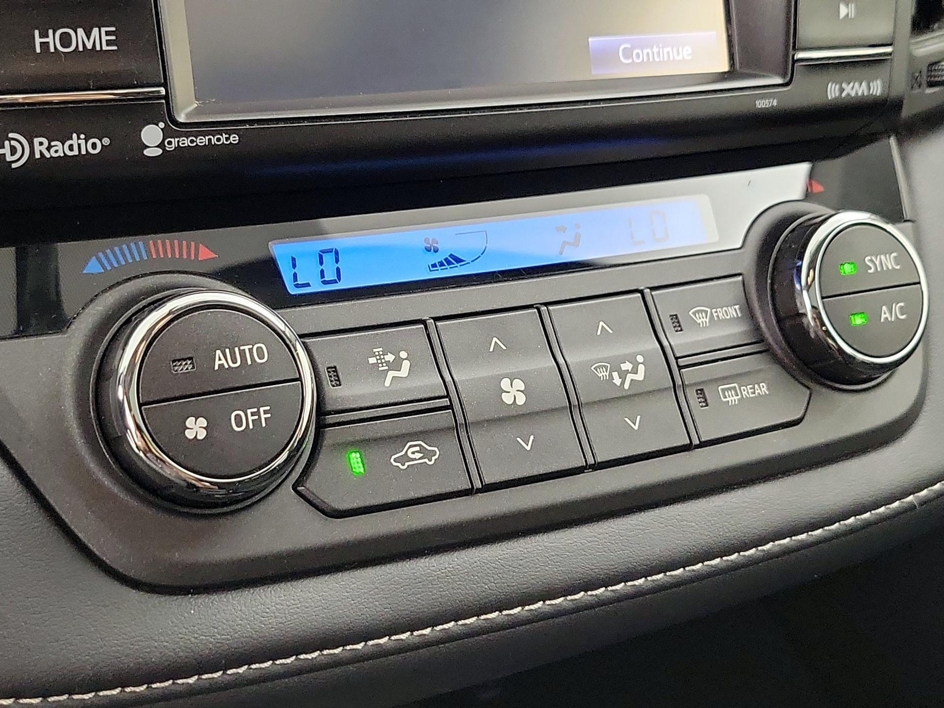 Thumbnail: 2016 Toyota RAV4 - 16
