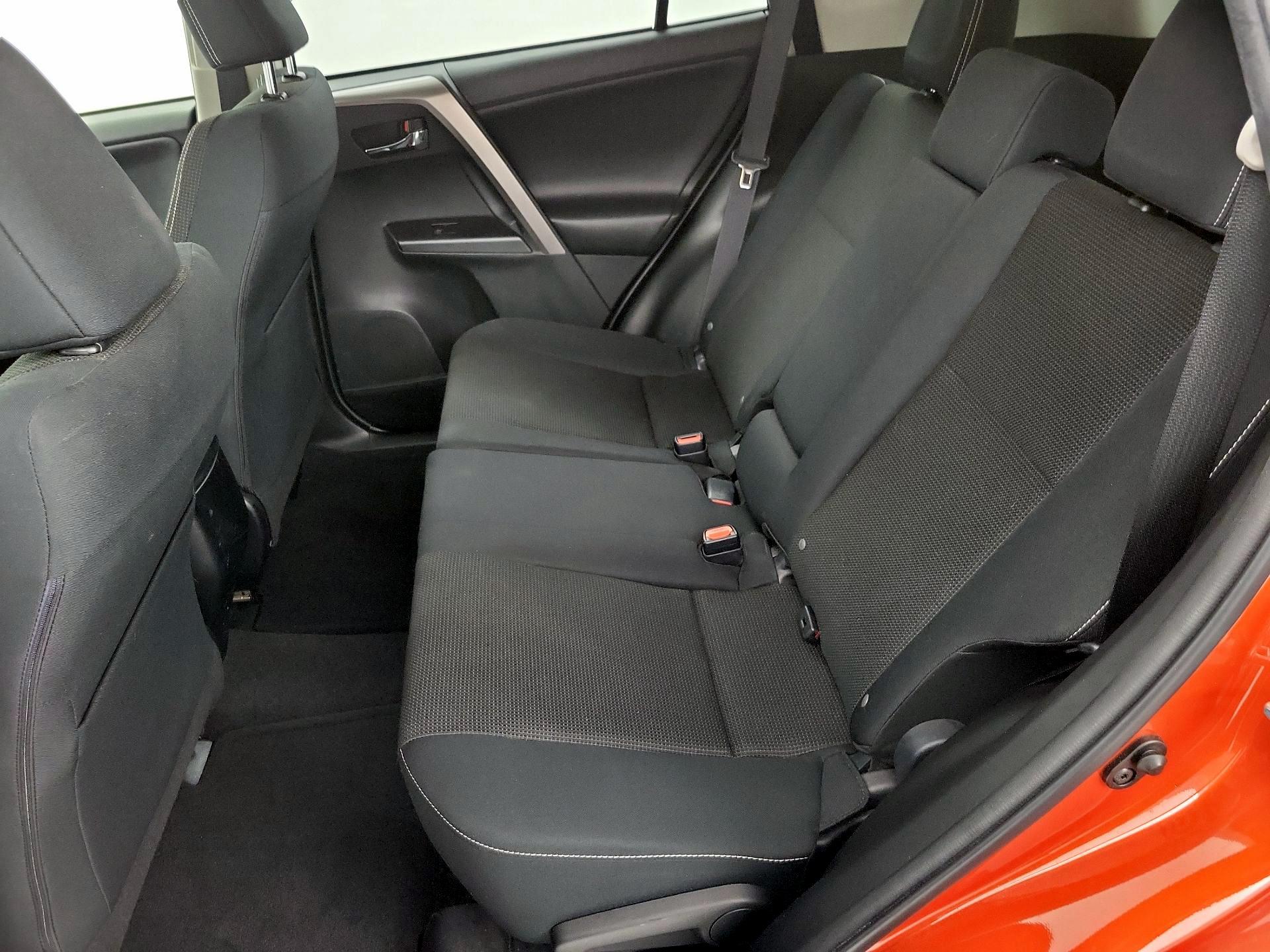 Thumbnail: 2016 Toyota RAV4 - 20