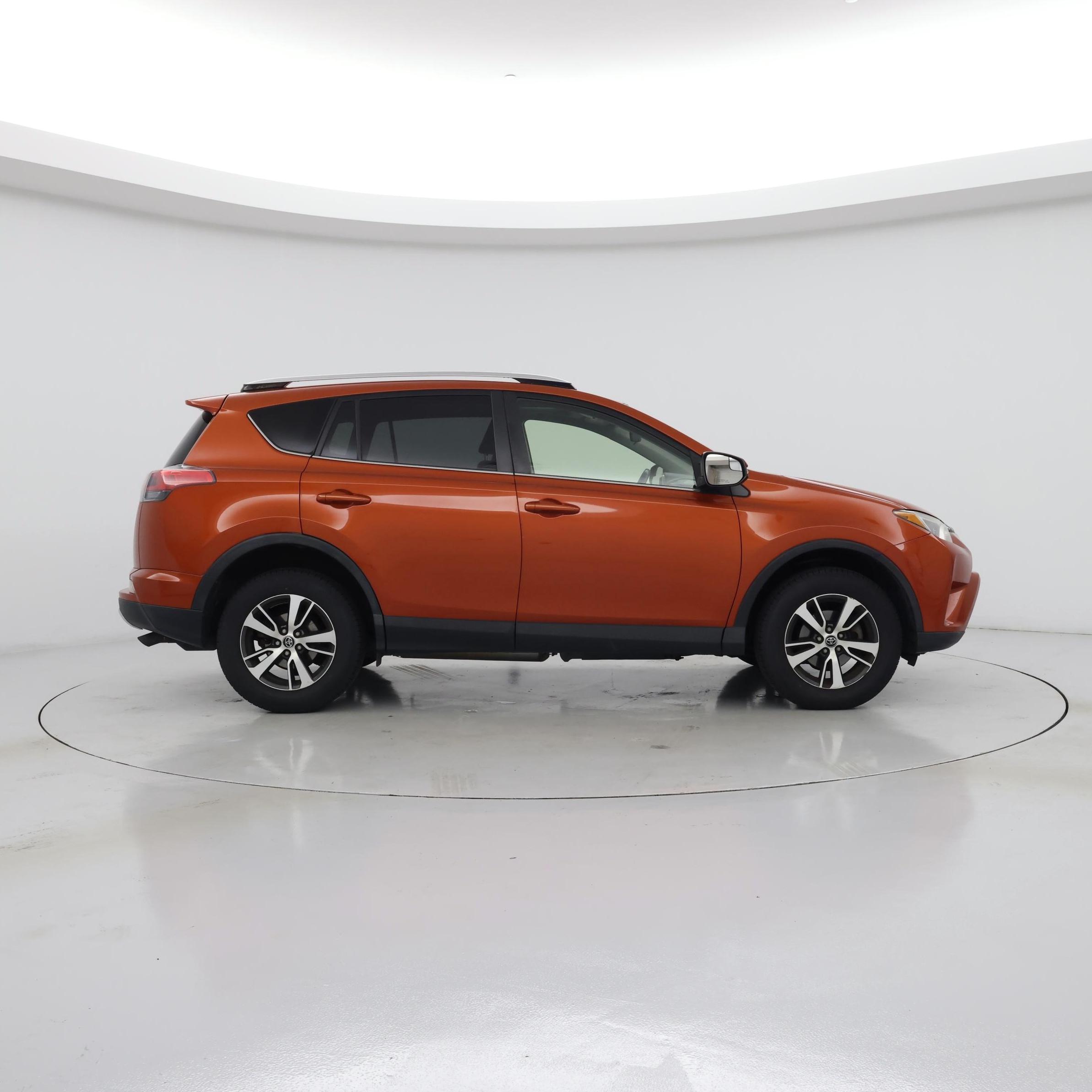 Thumbnail: 2016 Toyota RAV4 - 7