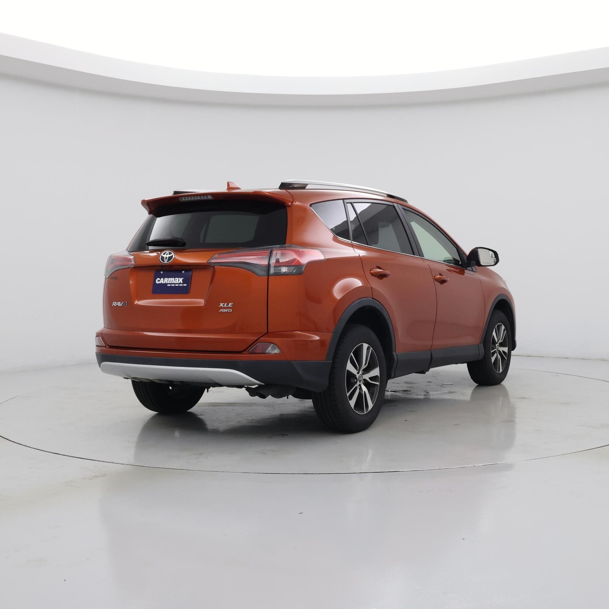 Thumbnail: 2016 Toyota RAV4 - 8