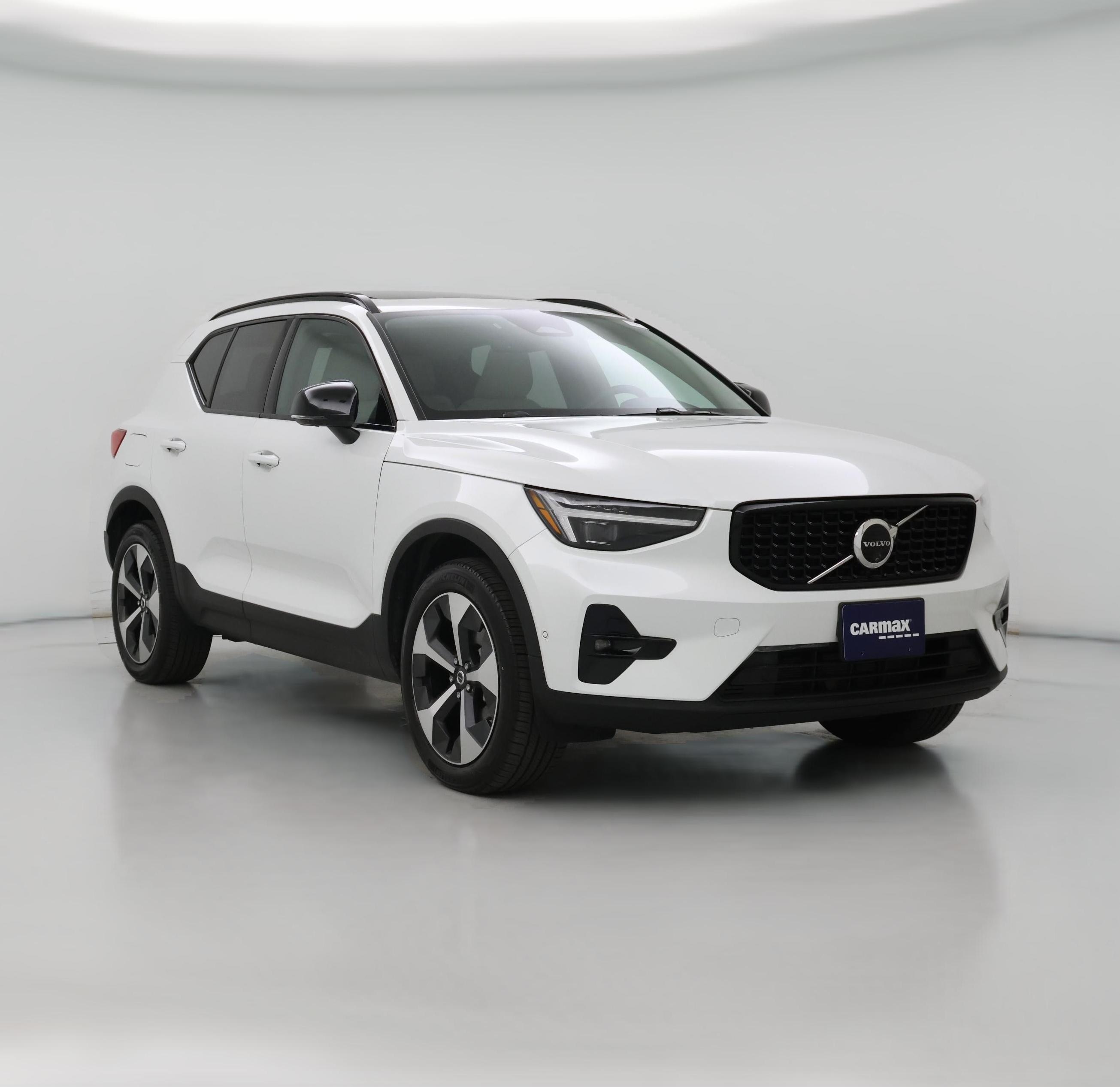 Thumbnail: 2025 Volvo XC40 - 1