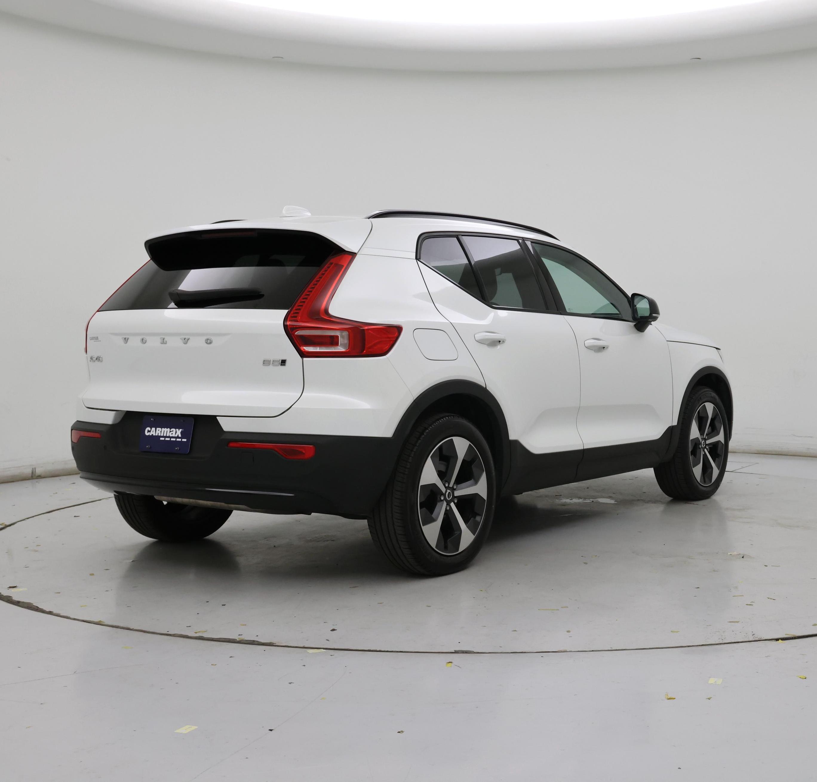 Thumbnail: 2025 Volvo XC40 - 8