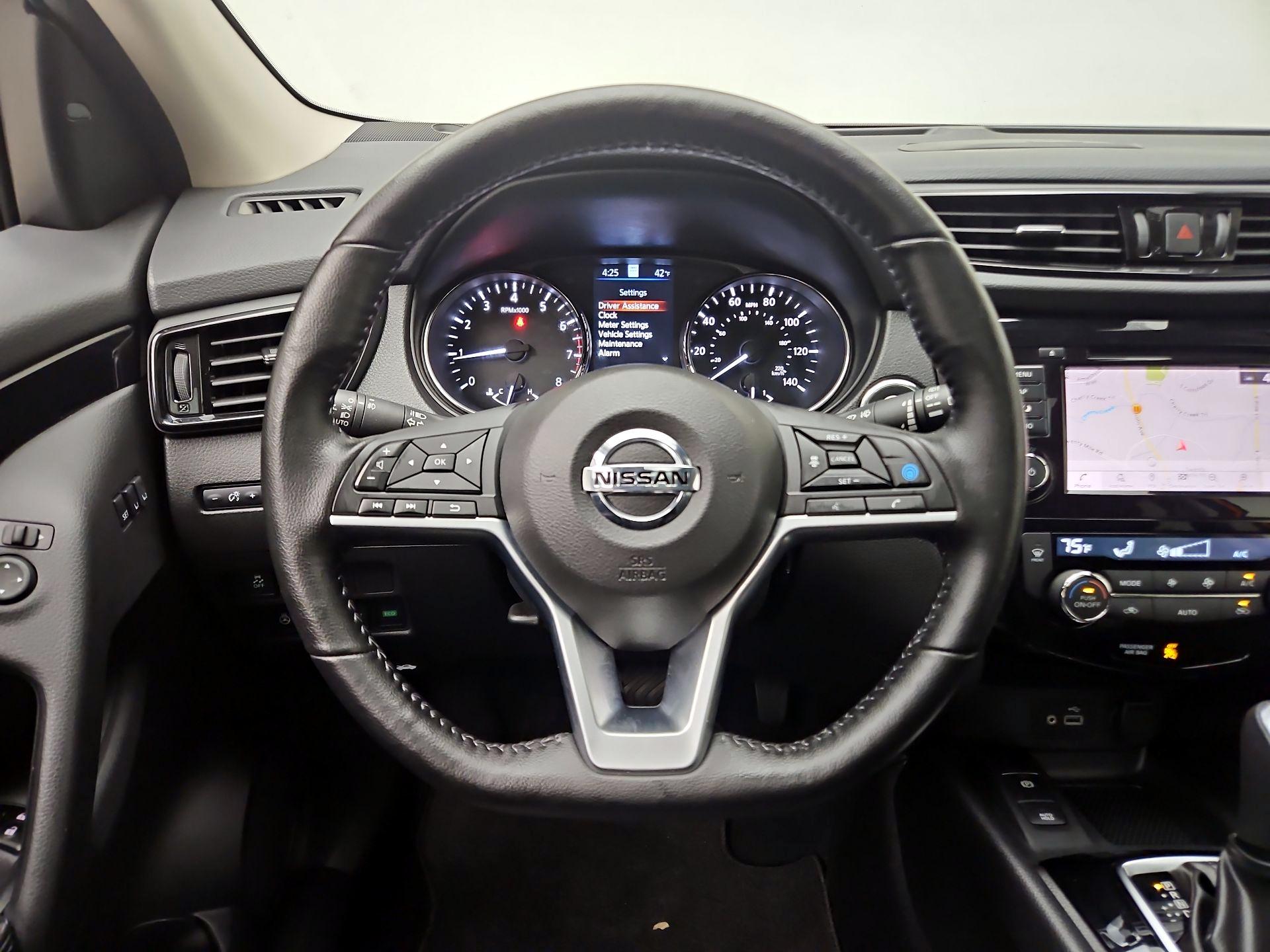 Thumbnail: 2022 Nissan Rogue Sport - 10