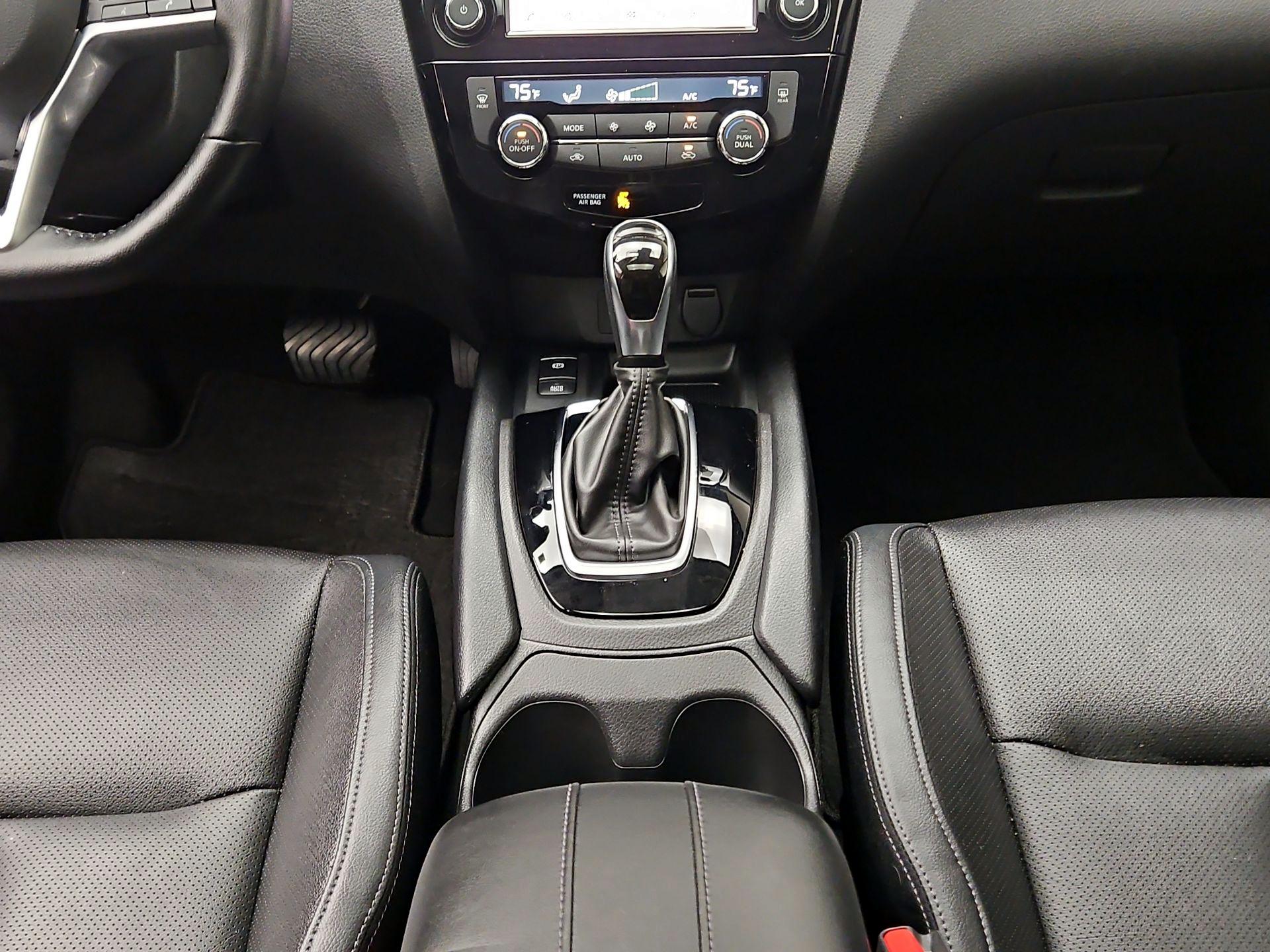 Thumbnail: 2022 Nissan Rogue Sport - 18
