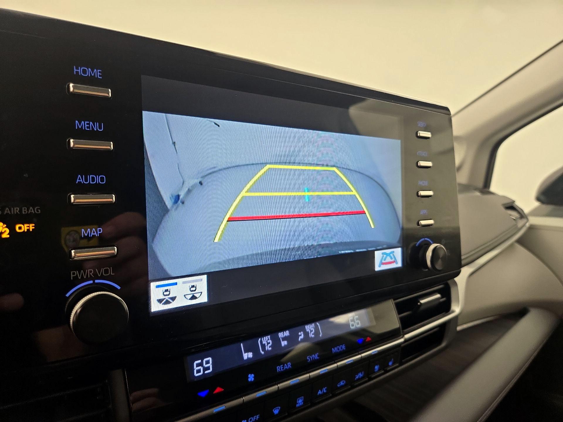 Thumbnail: 2021 Toyota Sienna - 15