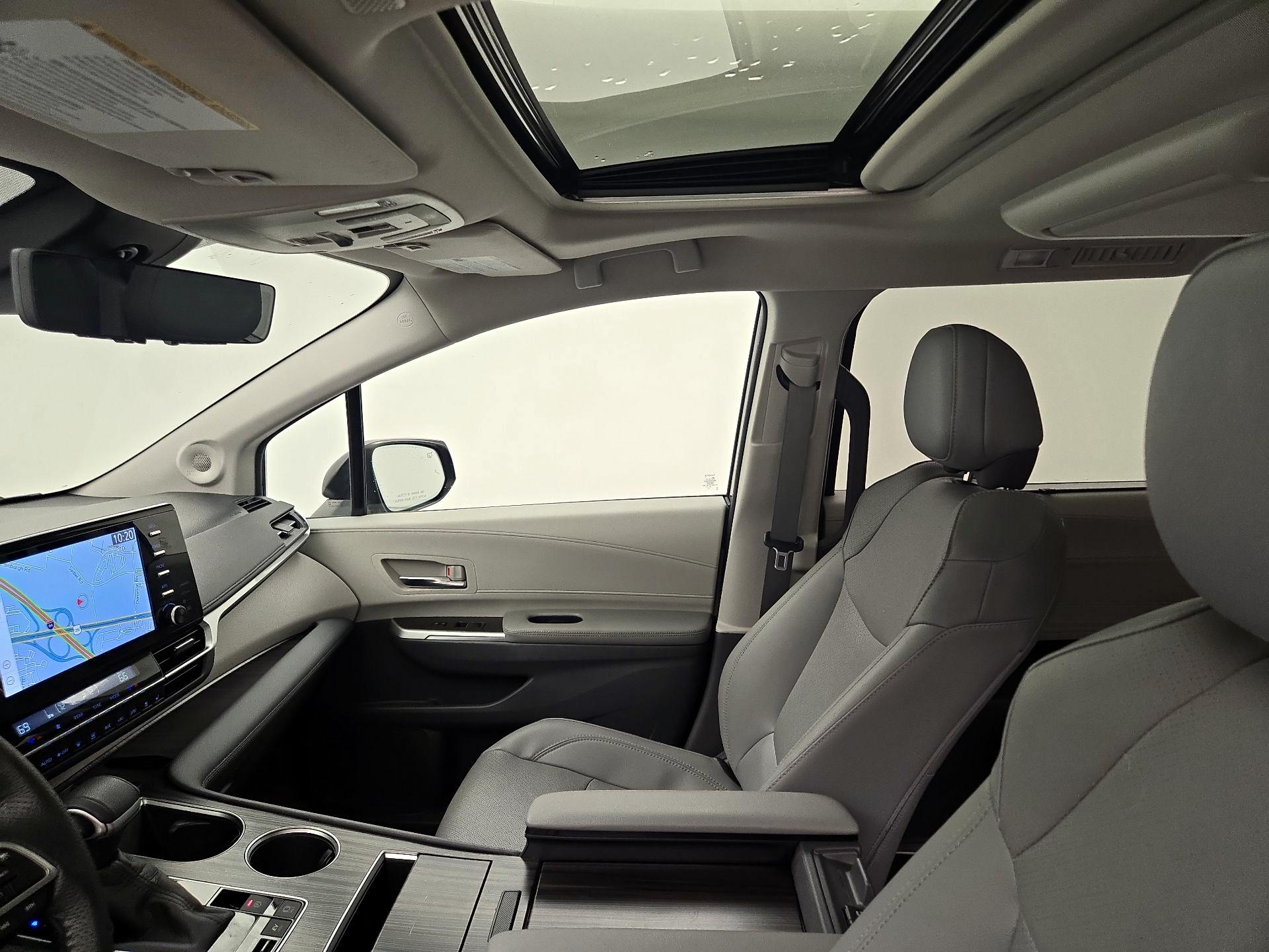 Thumbnail: 2021 Toyota Sienna - 20