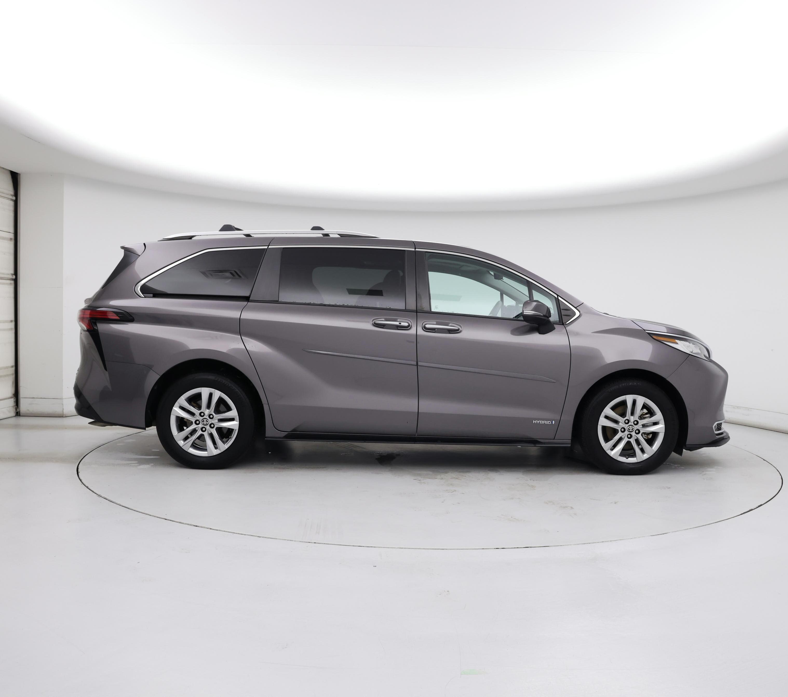 Thumbnail: 2021 Toyota Sienna - 7