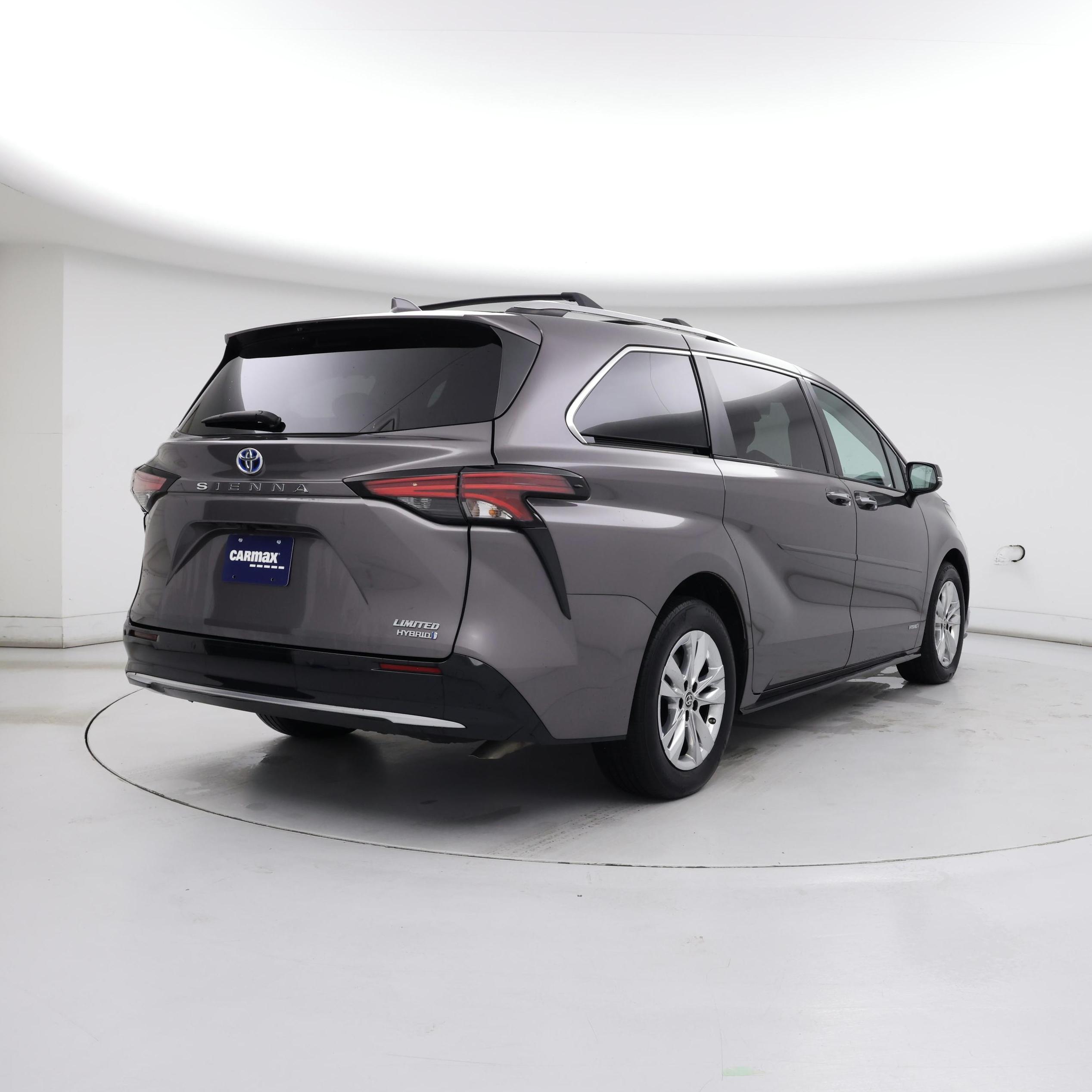 Thumbnail: 2021 Toyota Sienna - 8
