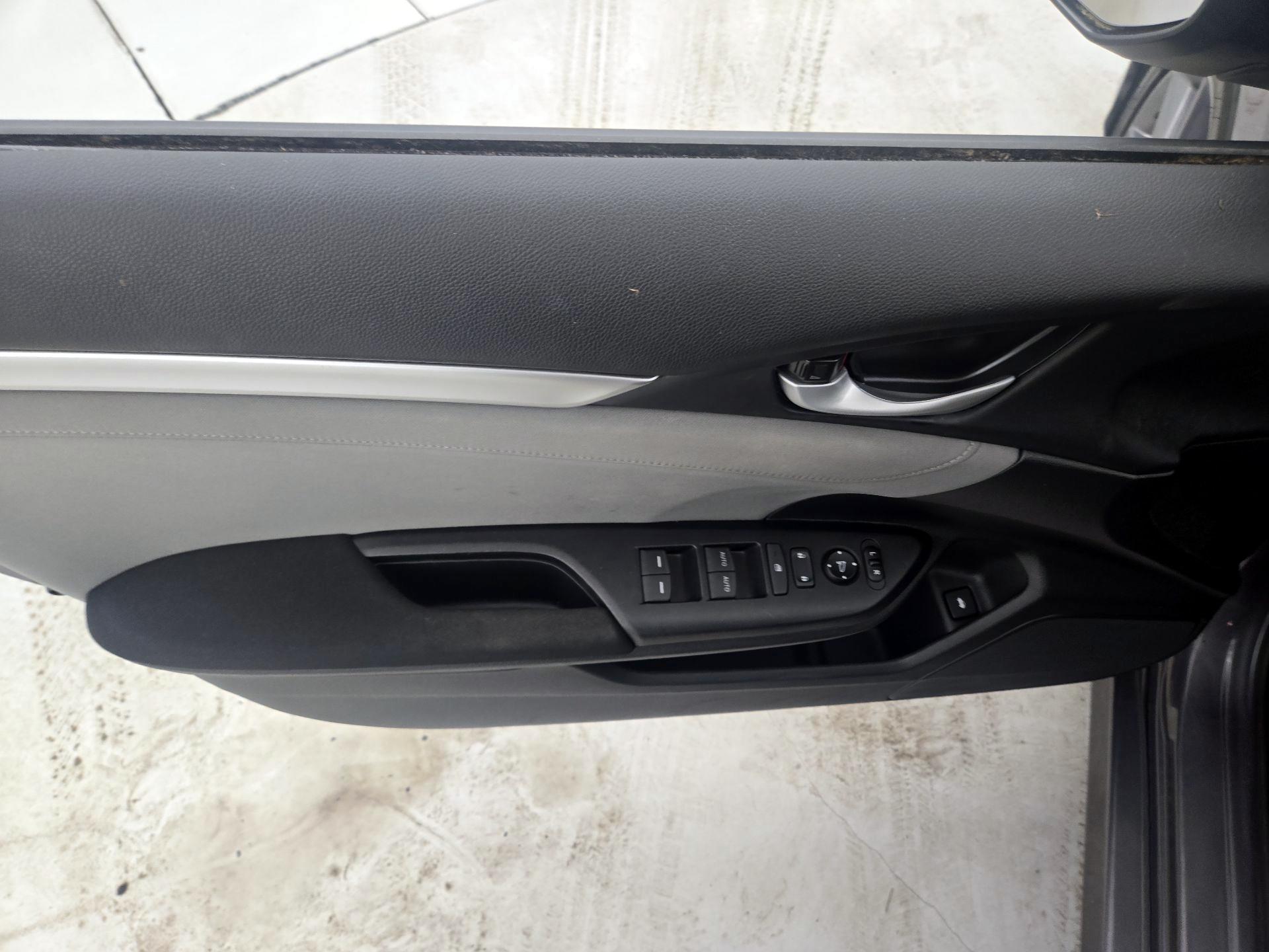 Thumbnail: 2019 Honda Civic - 12