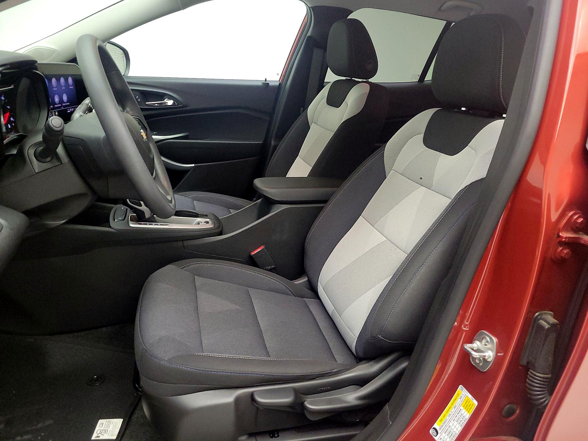 Thumbnail: 2024 Chevrolet Trax - 9