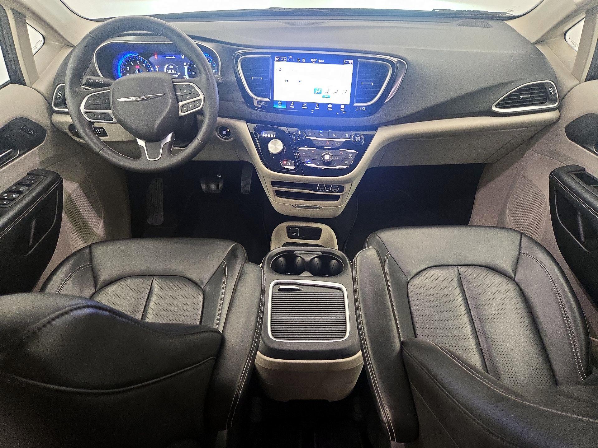 Thumbnail: 2023 Chrysler Pacifica - 9