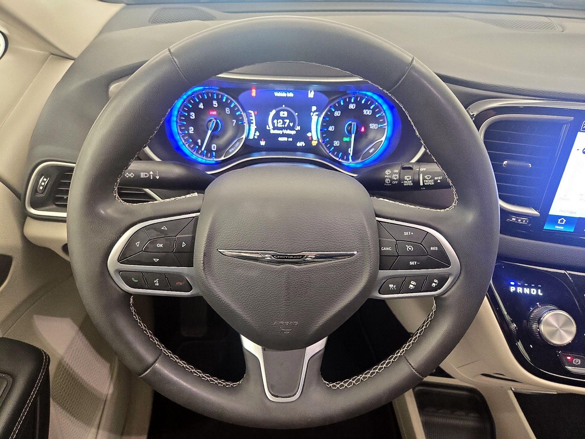 Thumbnail: 2023 Chrysler Pacifica - 10