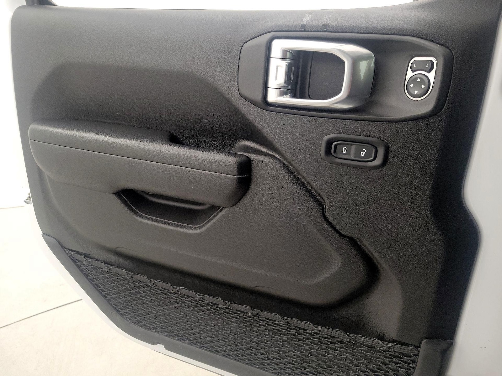 2024 Jeep Wrangler 4xe Willys 4XE - Photo 13