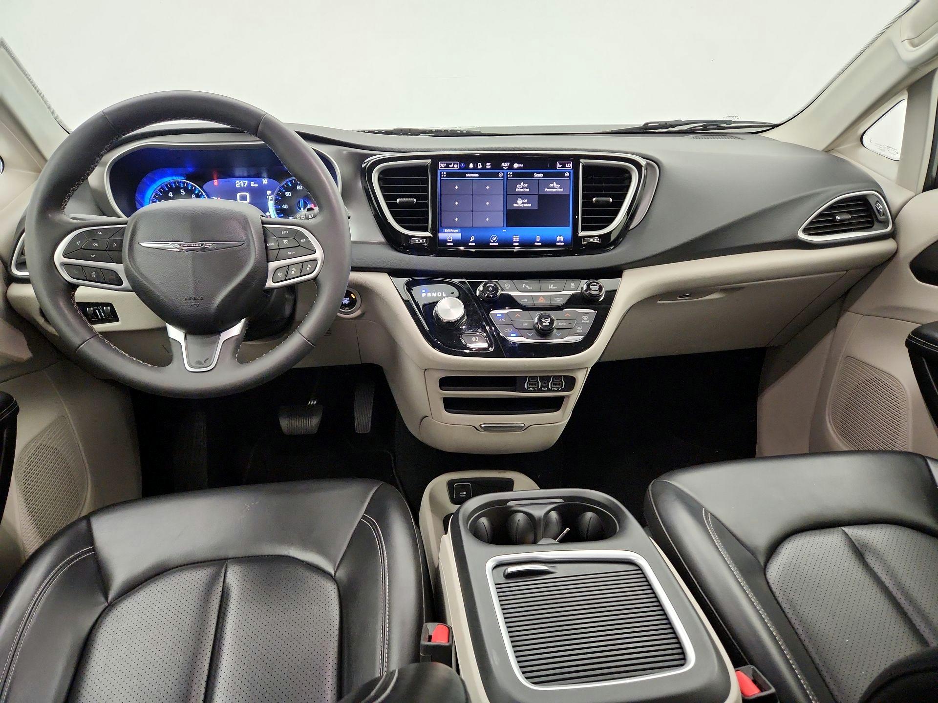 Thumbnail: 2023 Chrysler Pacifica - 9