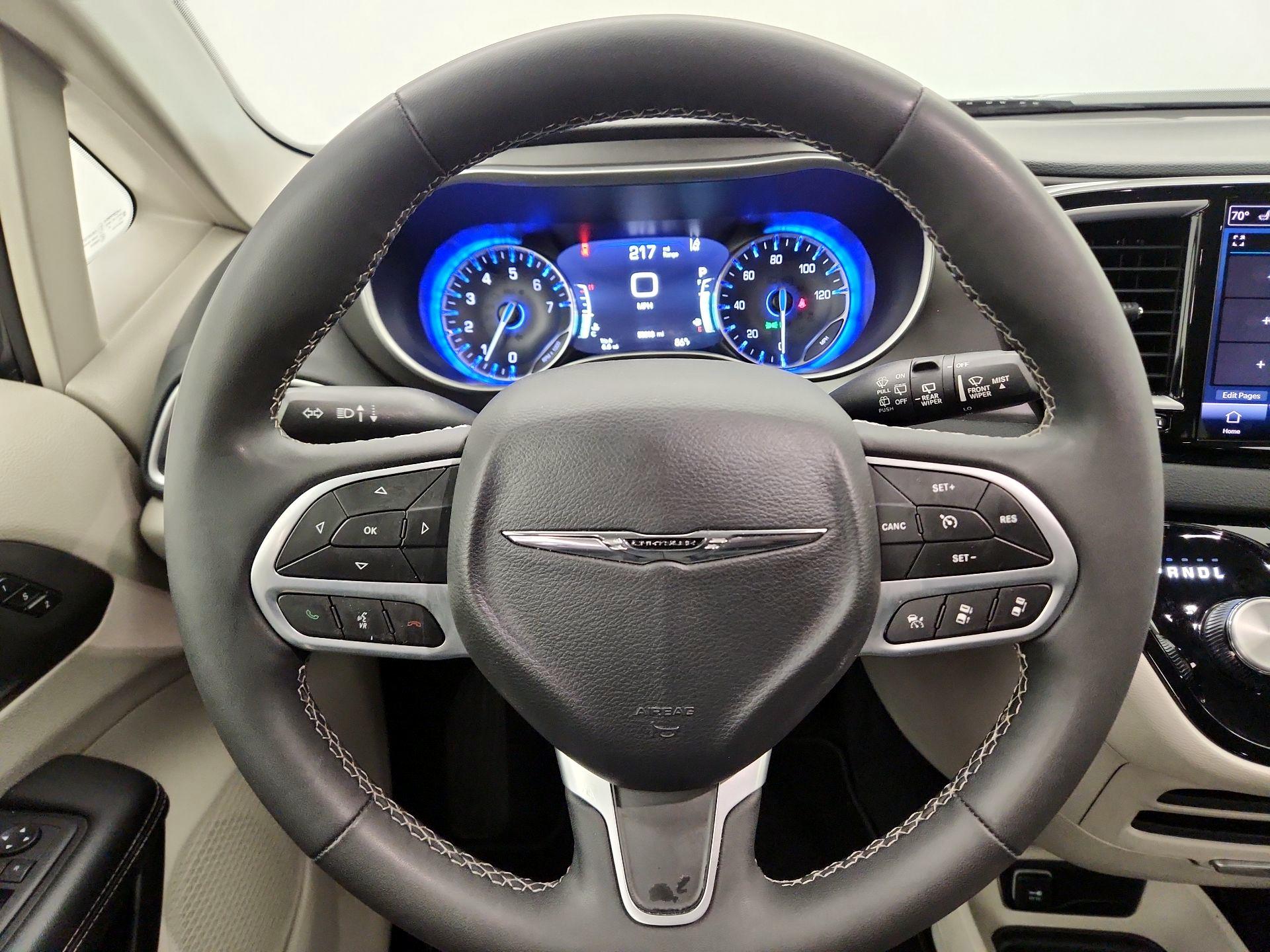 Thumbnail: 2023 Chrysler Pacifica - 10