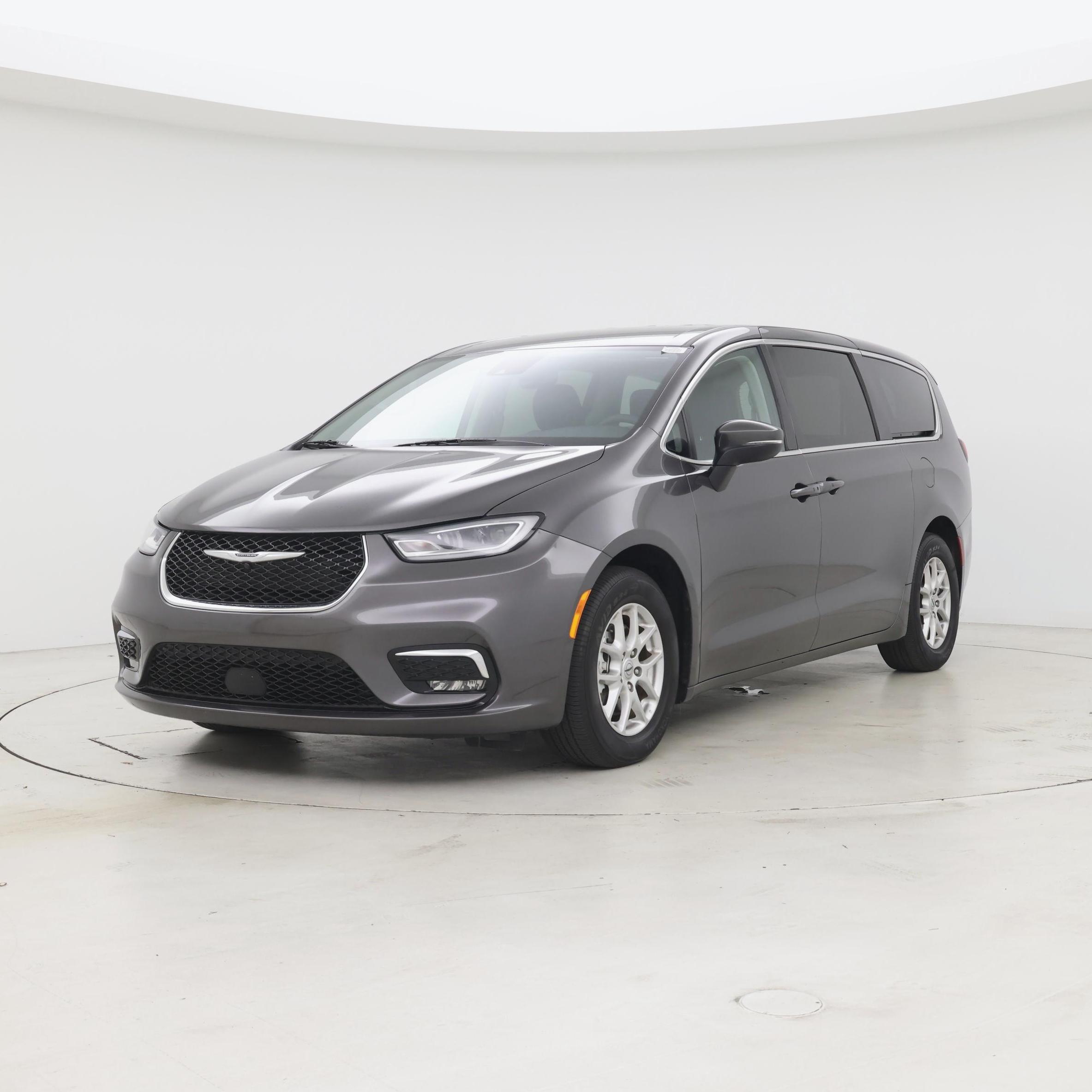 Thumbnail: 2023 Chrysler Pacifica - 4