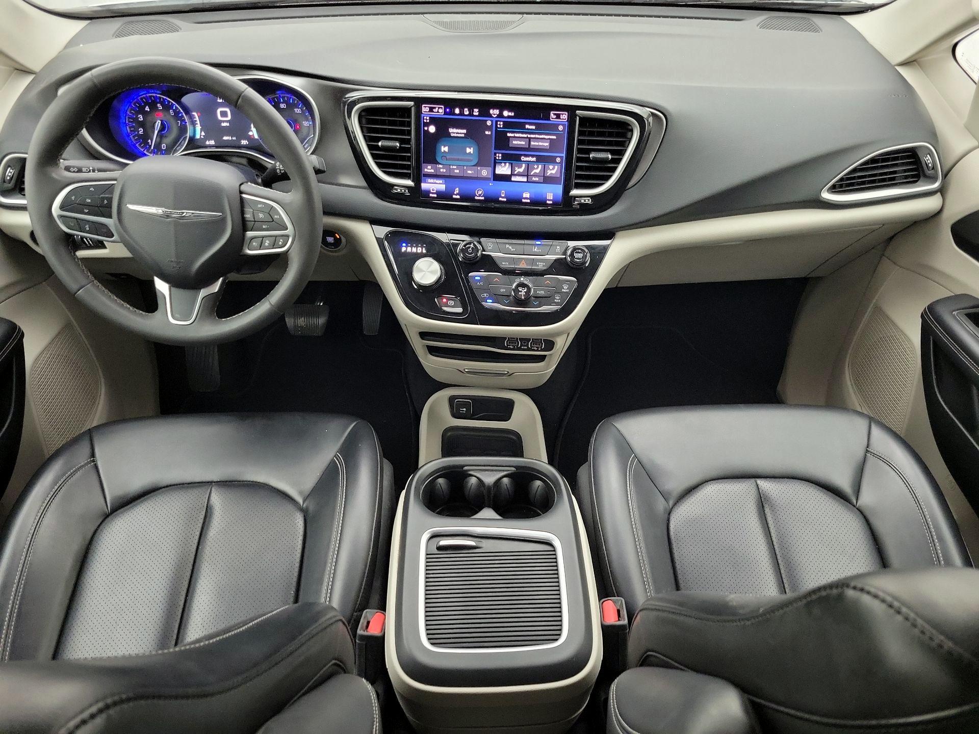 Thumbnail: 2023 Chrysler Pacifica - 9