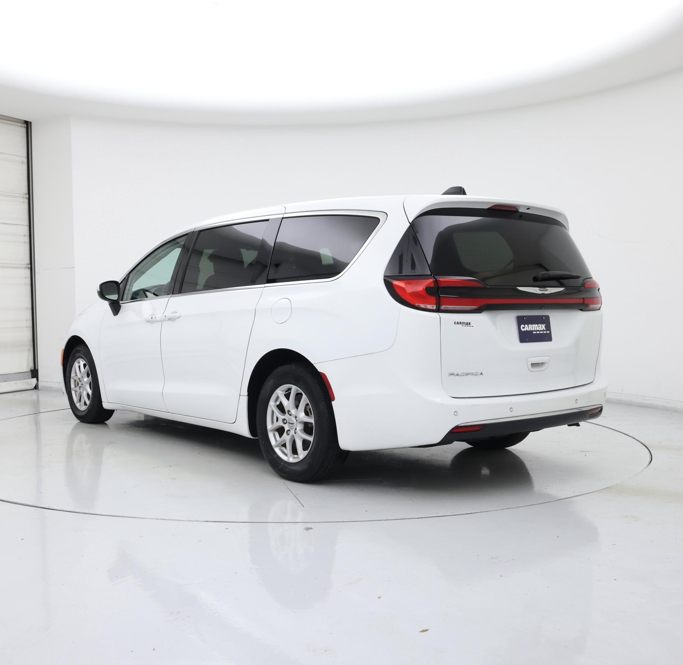 Thumbnail: 2023 Chrysler Pacifica - 2
