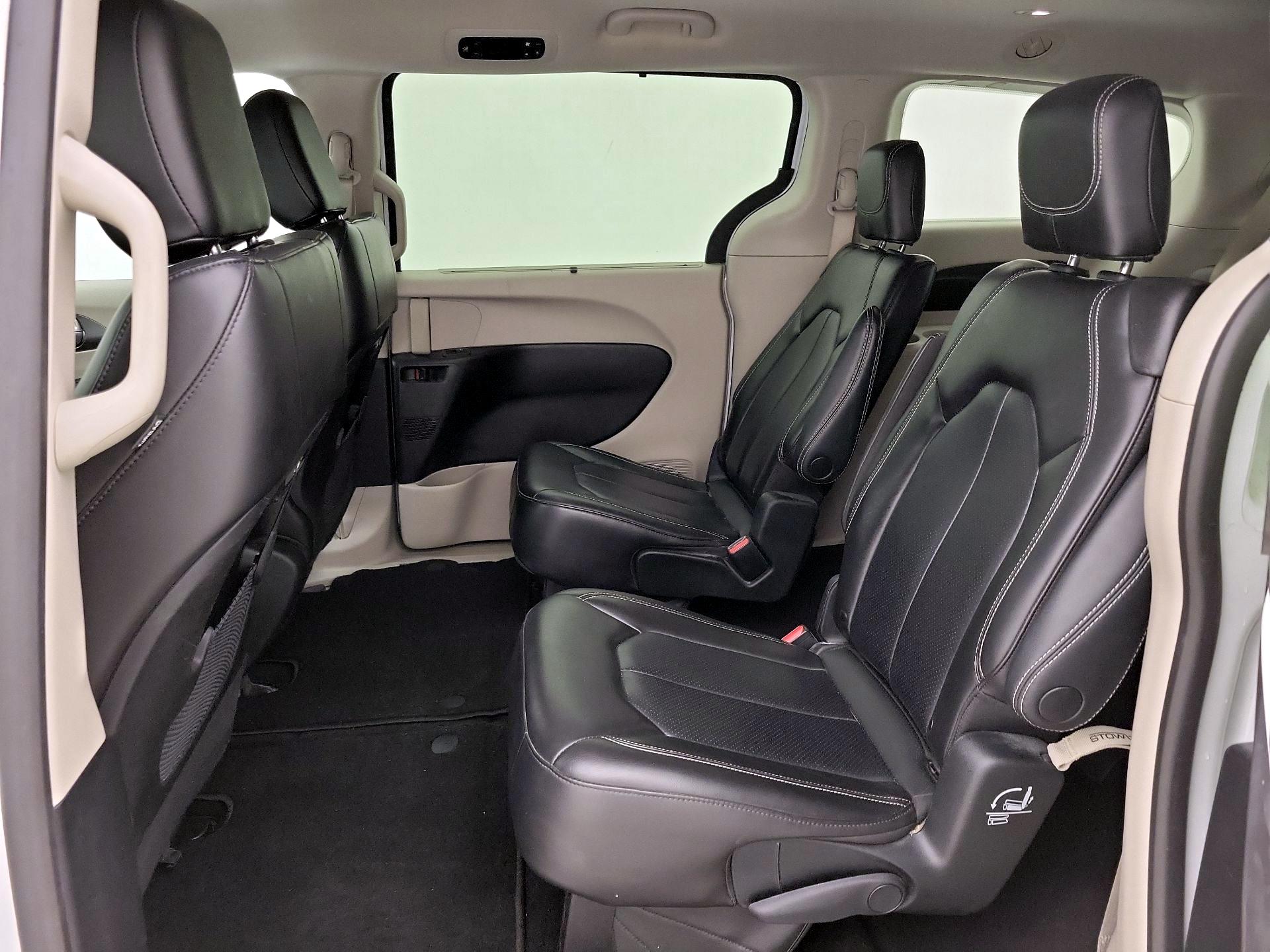 Thumbnail: 2023 Chrysler Pacifica - 19