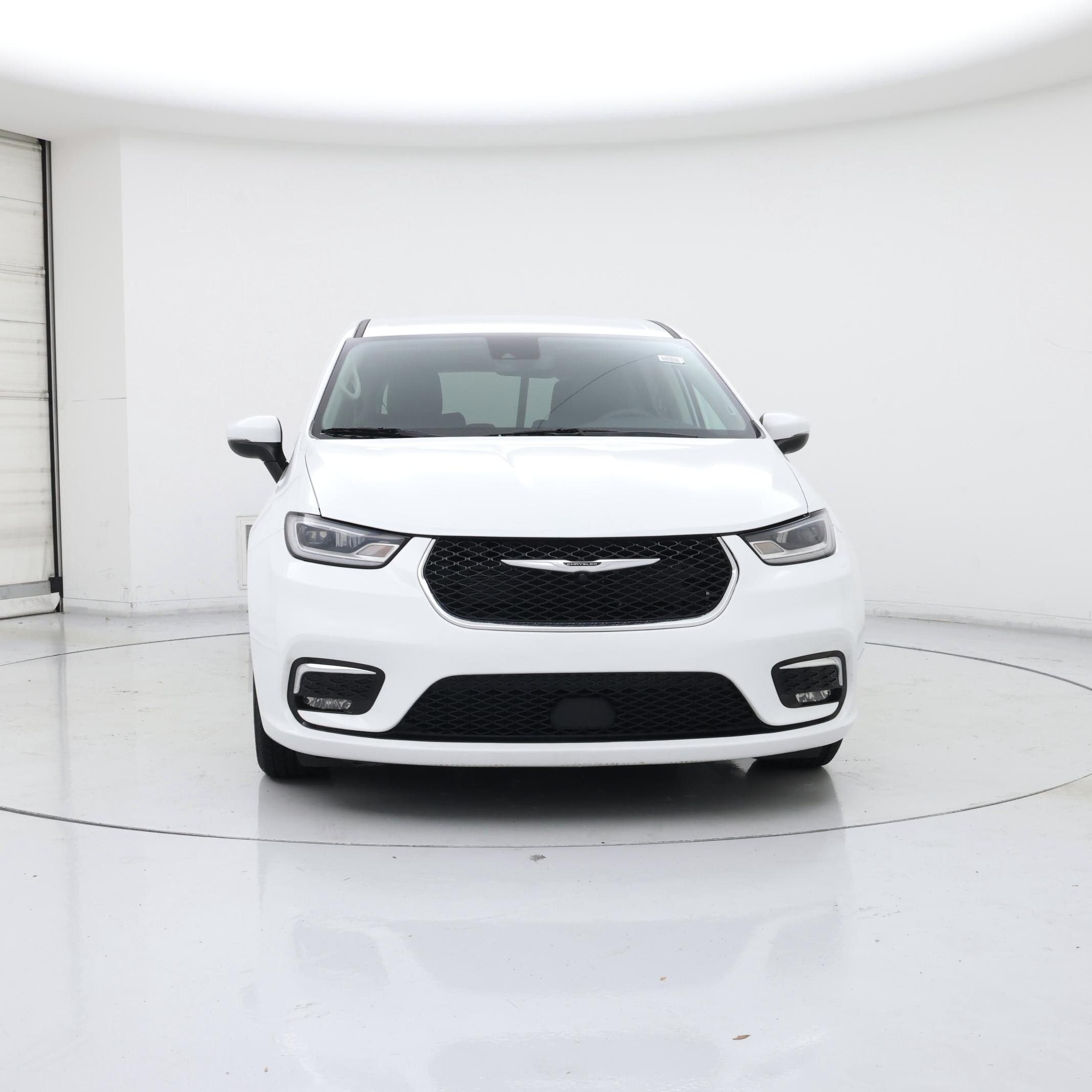 Thumbnail: 2023 Chrysler Pacifica - 5