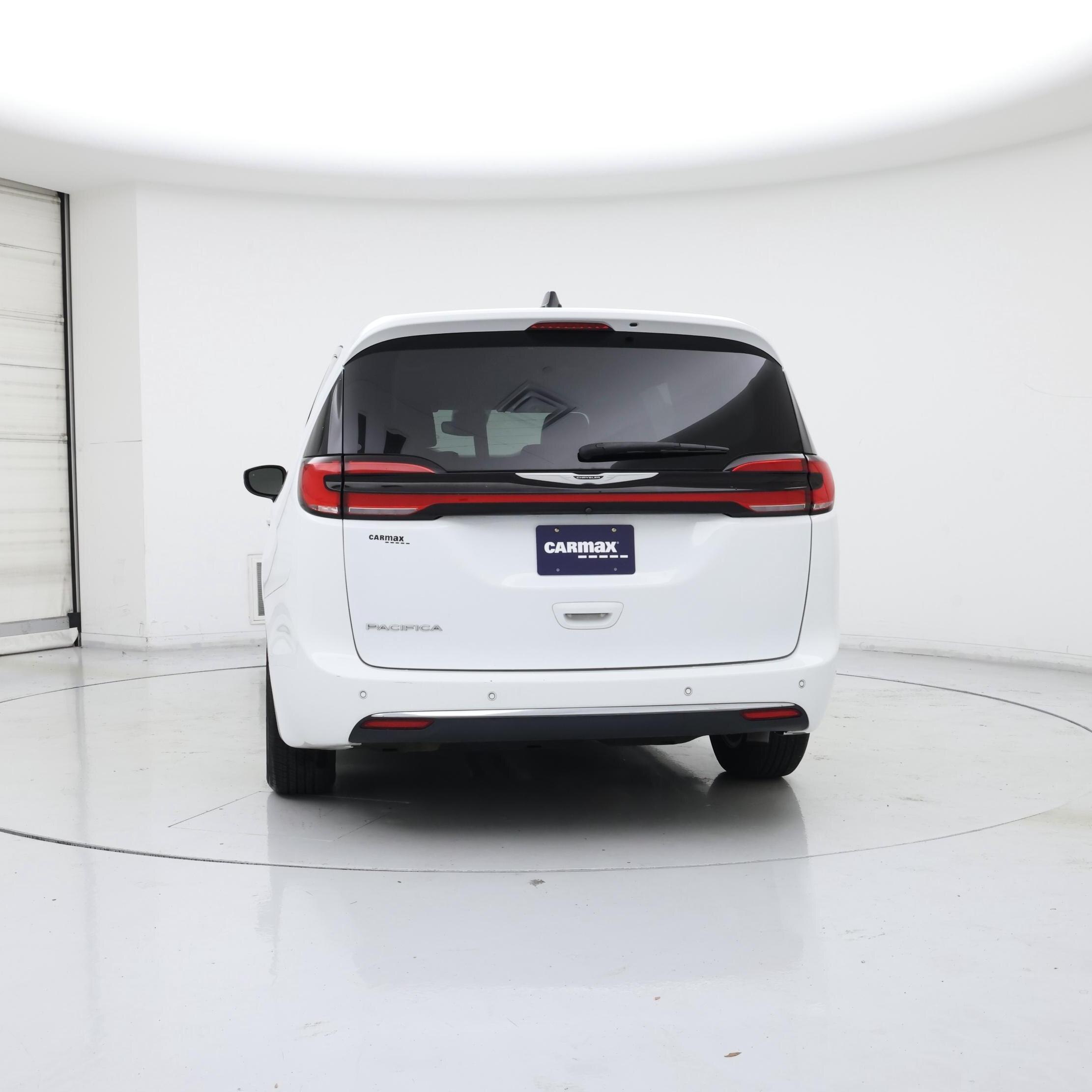 Thumbnail: 2023 Chrysler Pacifica - 6