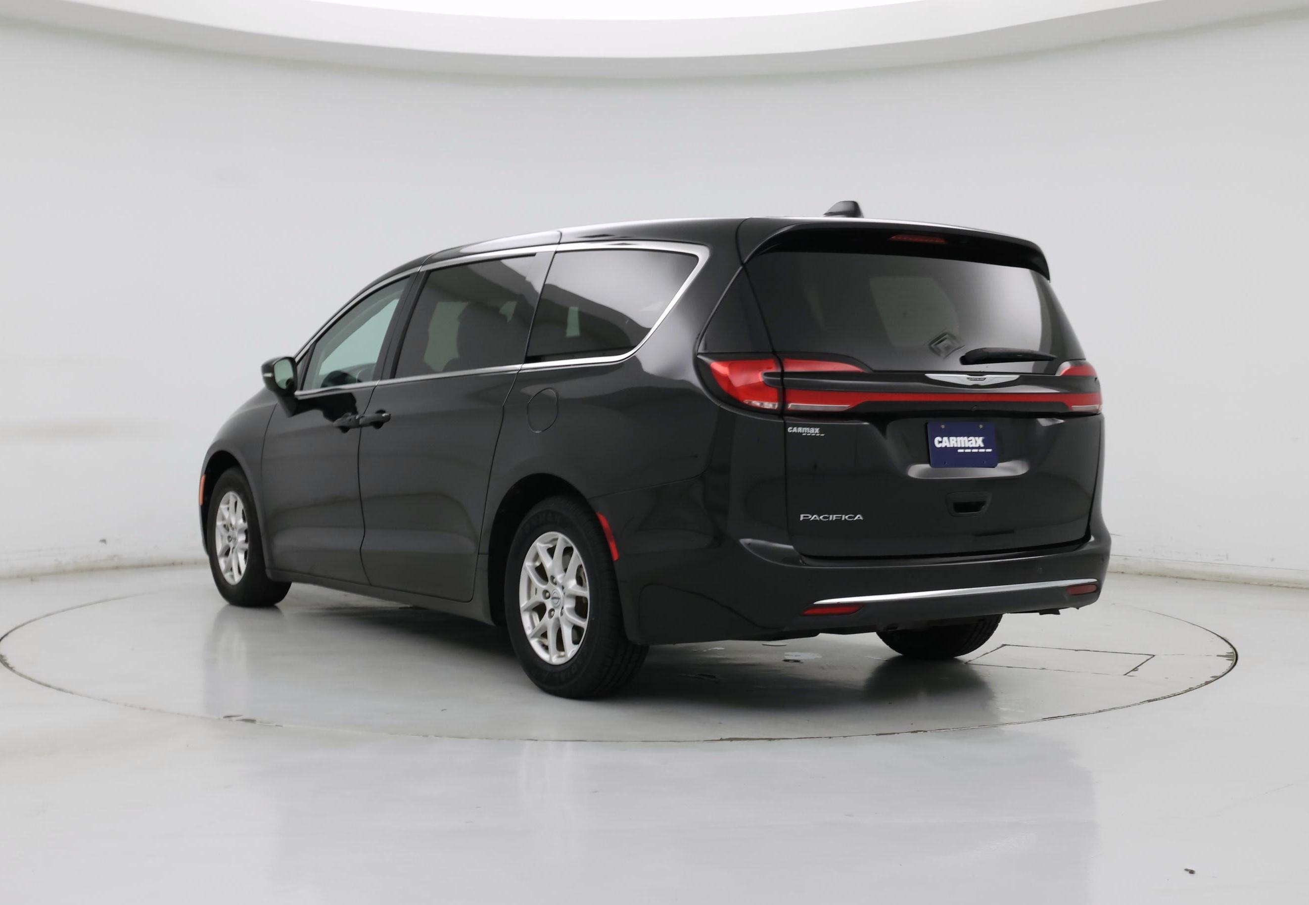 Thumbnail: 2023 Chrysler Pacifica - 2