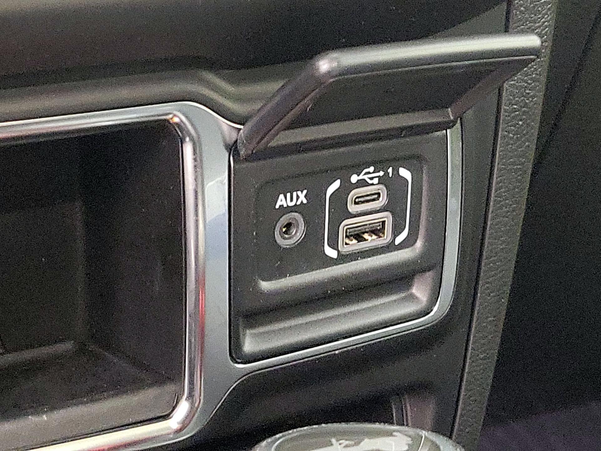 Thumbnail: 2023 Jeep Wrangler - 18