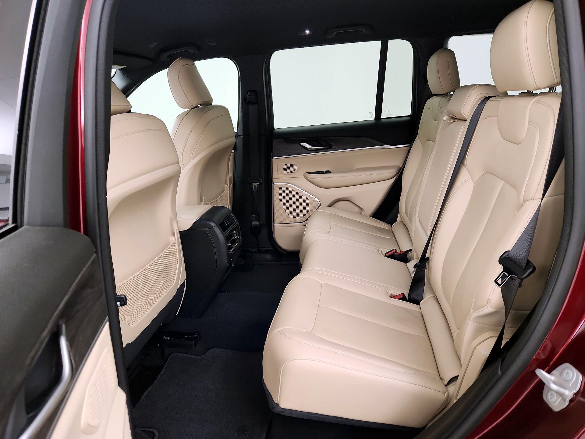 Thumbnail: 2023 Jeep Grand Cherokee - 20