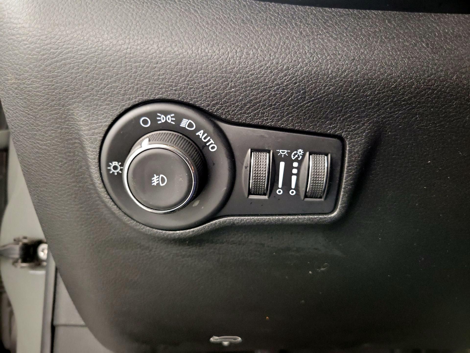 Thumbnail: 2022 Jeep Compass - 13