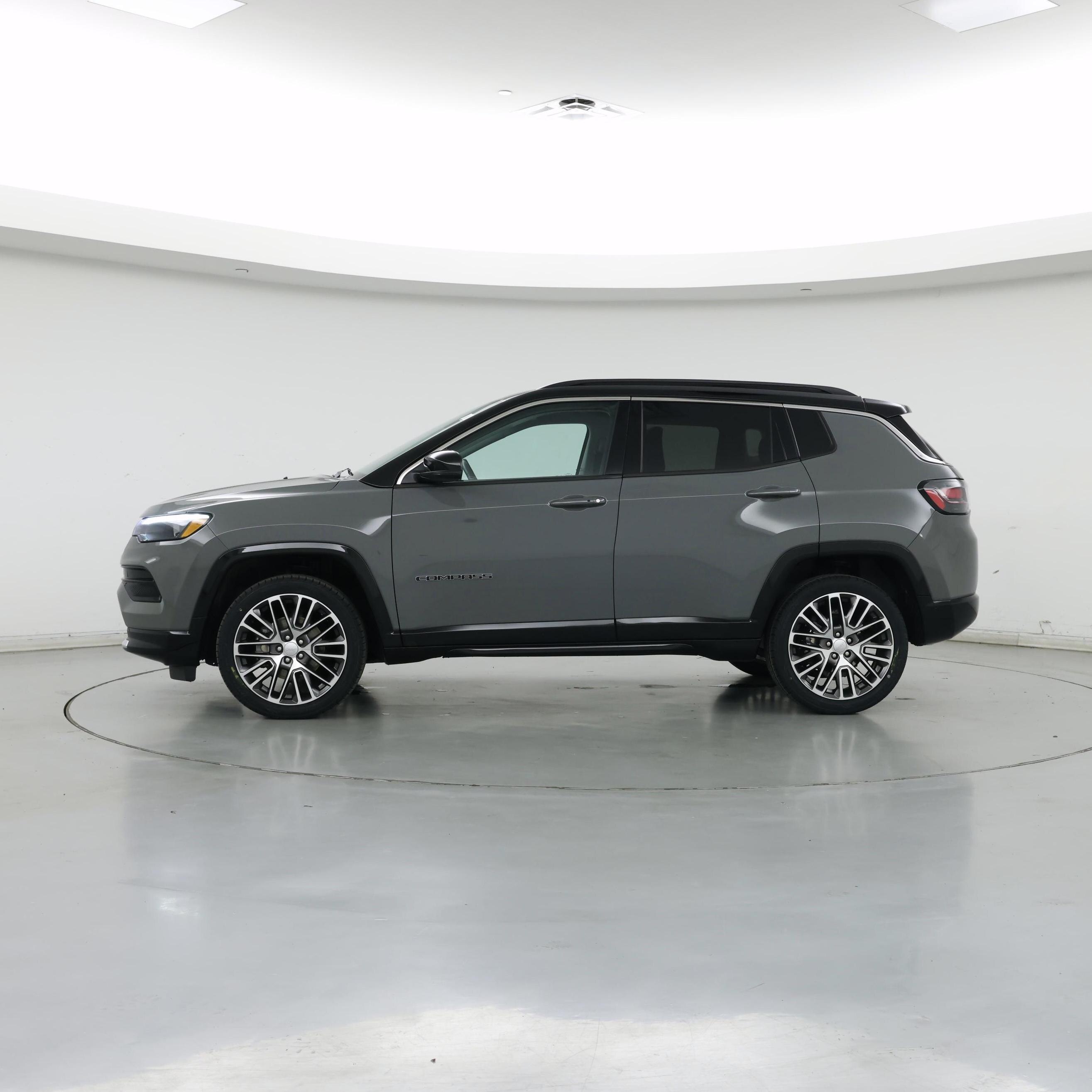 Thumbnail: 2022 Jeep Compass - 3