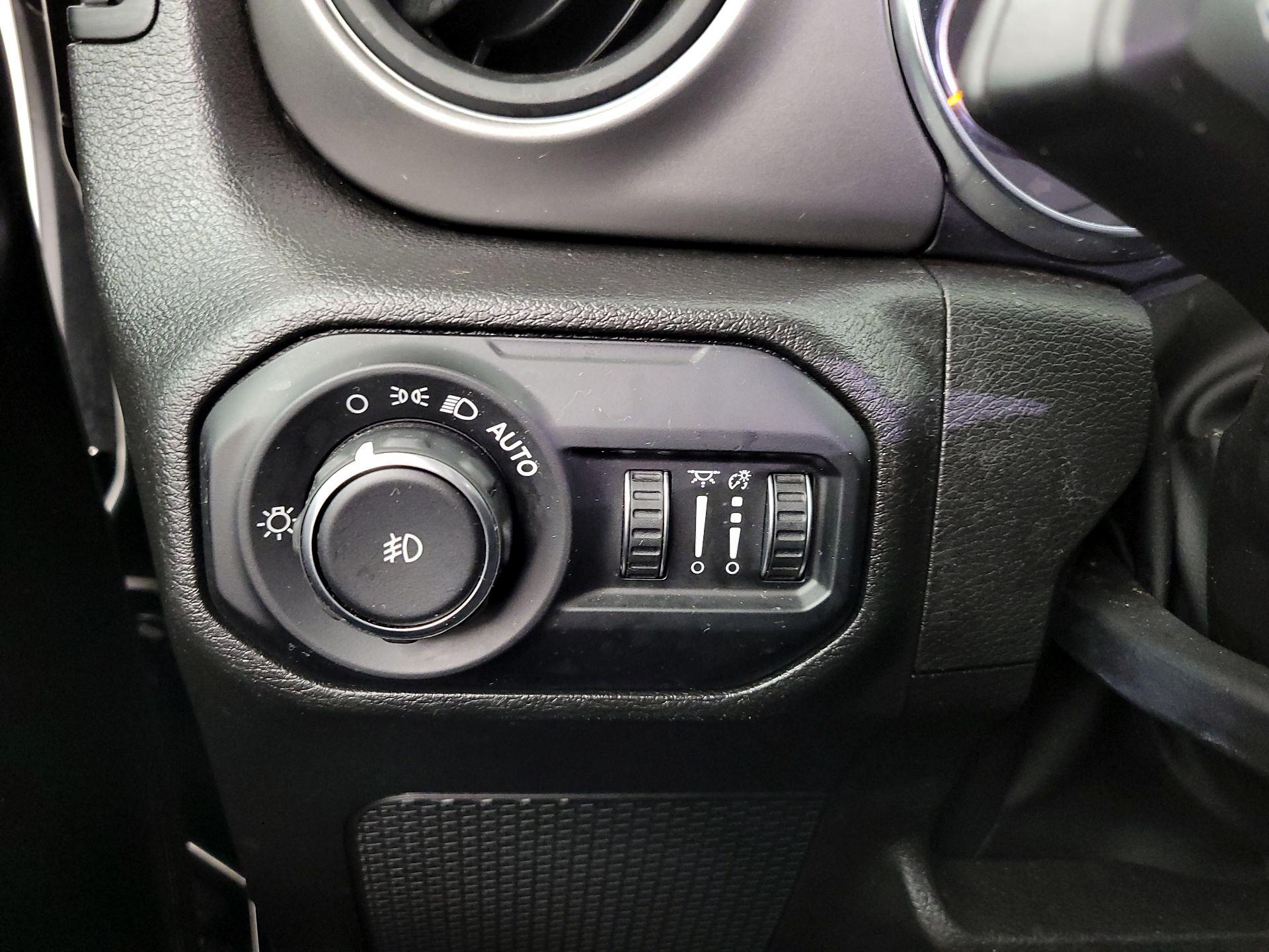 Thumbnail: 2022 Jeep Wrangler - 13