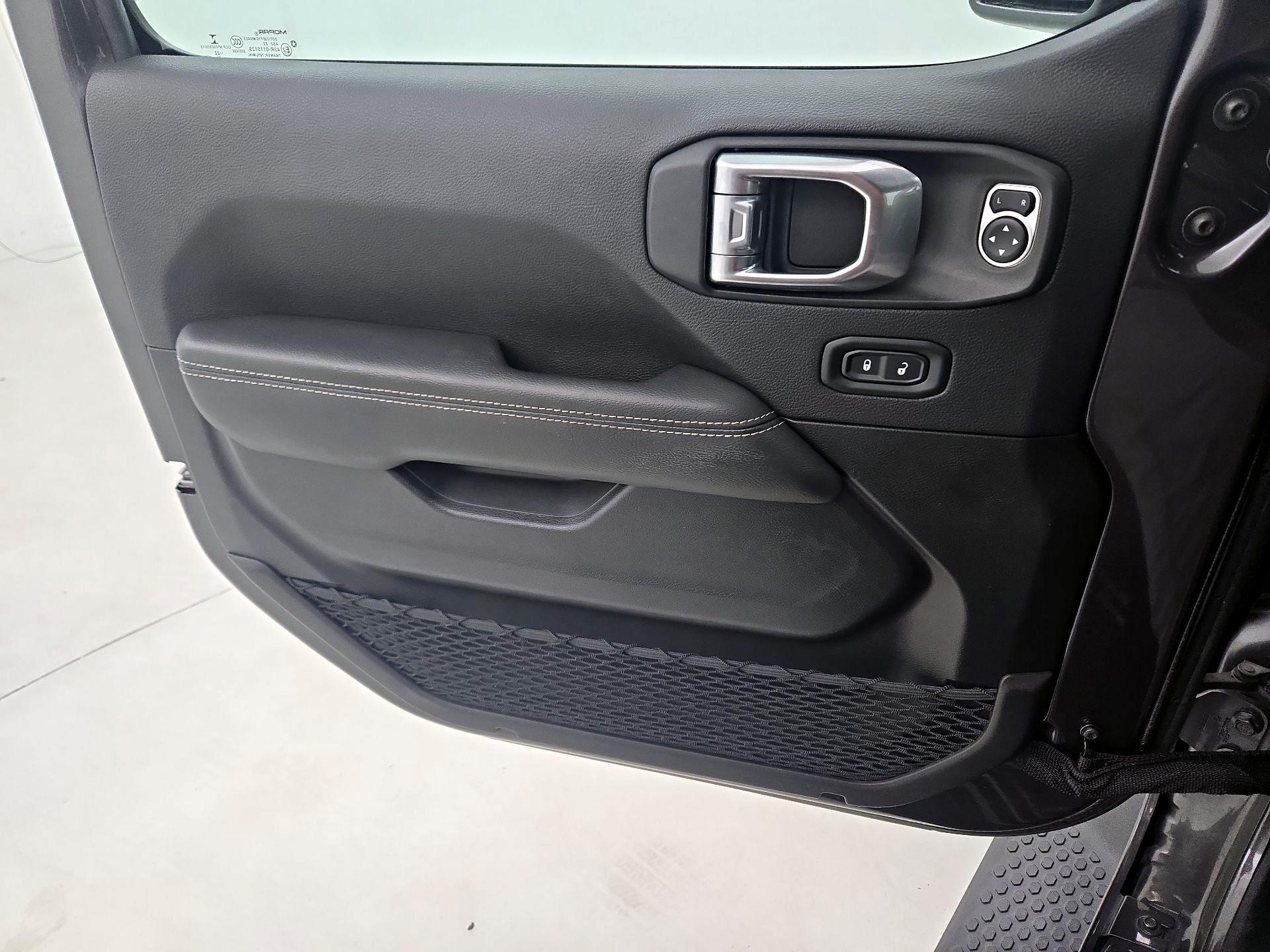 Thumbnail: 2022 Jeep Wrangler - 12