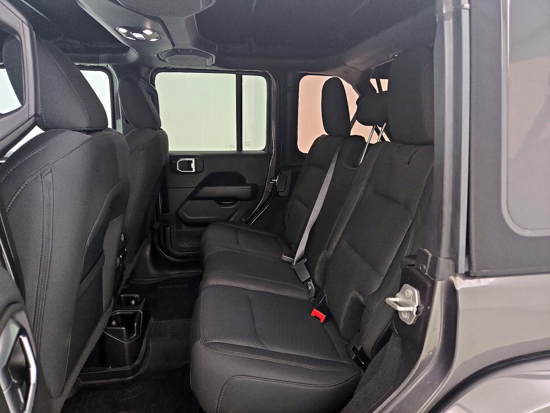 Thumbnail: 2022 Jeep Wrangler - 20