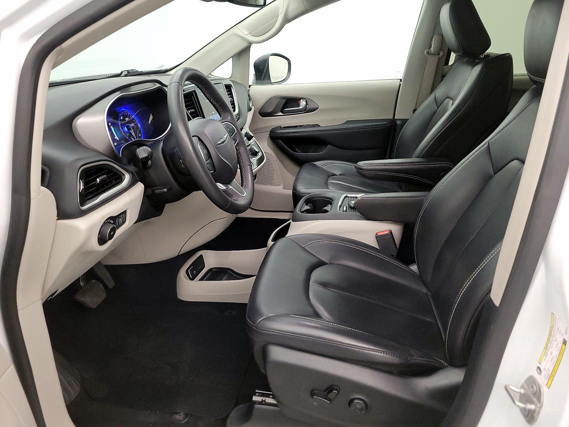 Thumbnail: 2023 Chrysler Pacifica - 11
