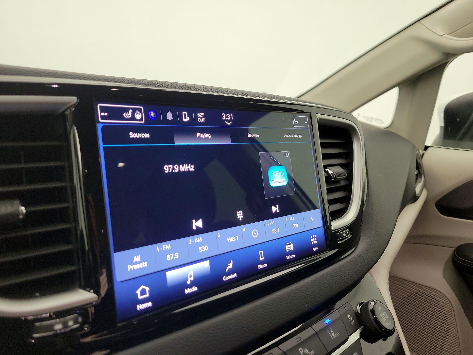 Thumbnail: 2023 Chrysler Pacifica - 15