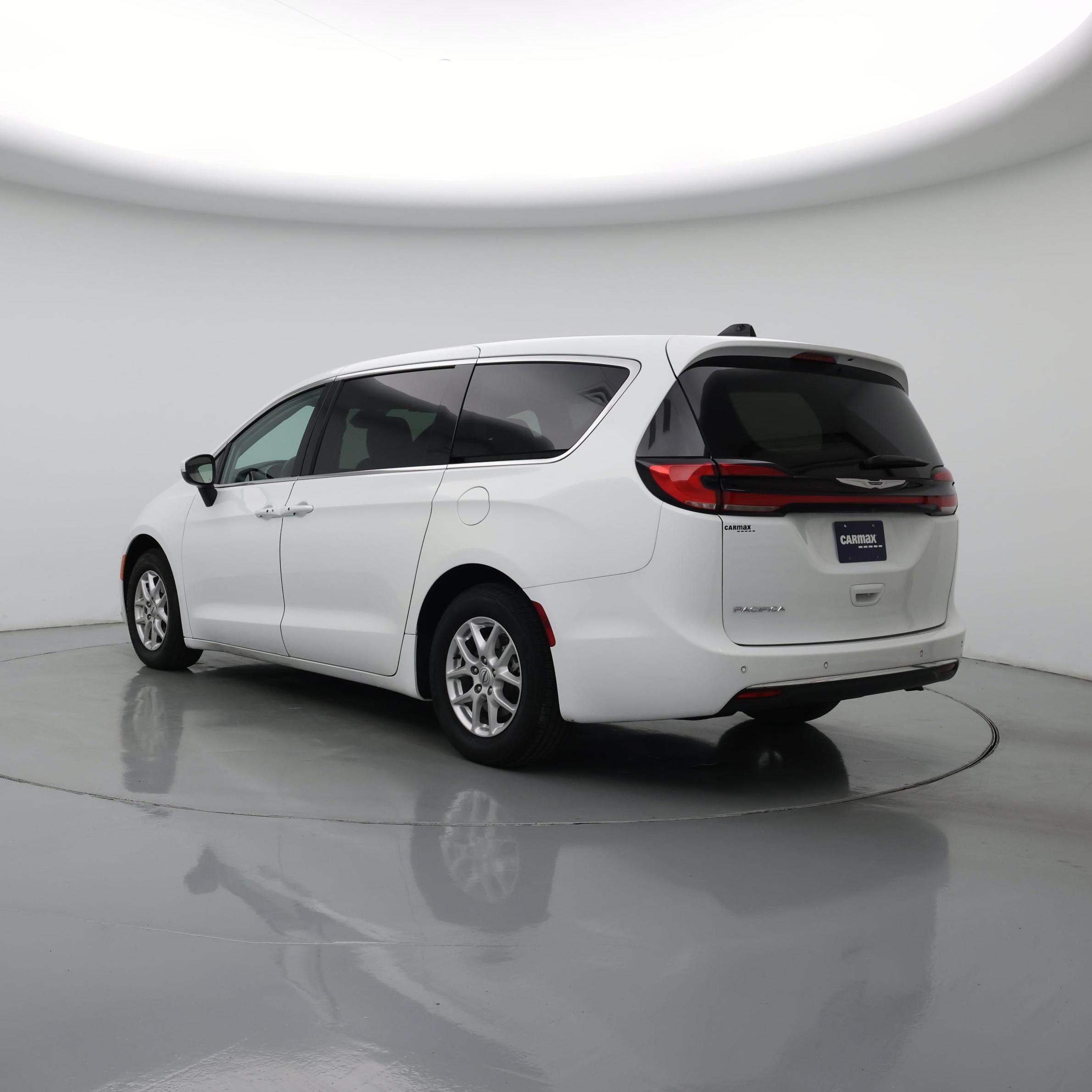 Thumbnail: 2023 Chrysler Pacifica - 2