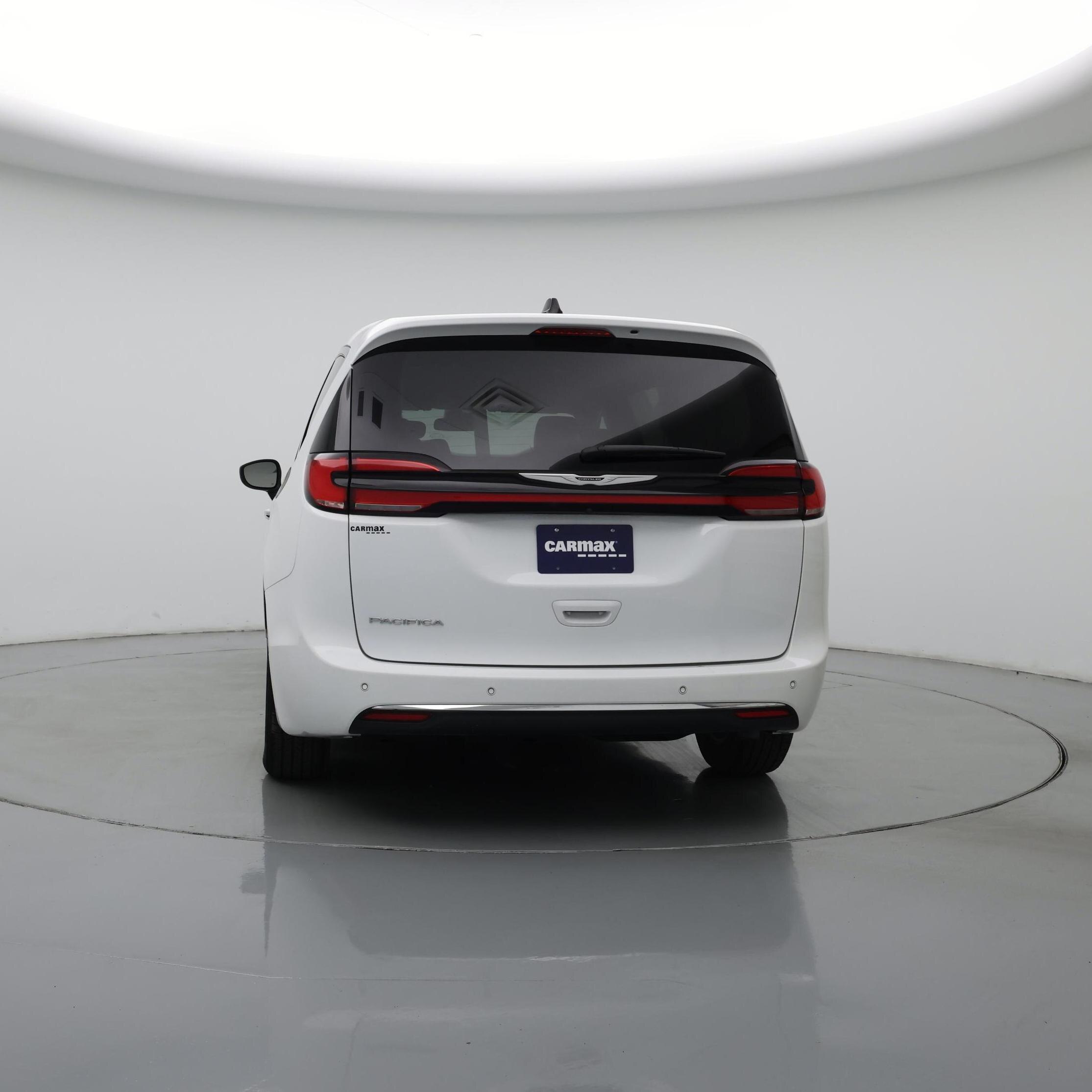Thumbnail: 2023 Chrysler Pacifica - 6