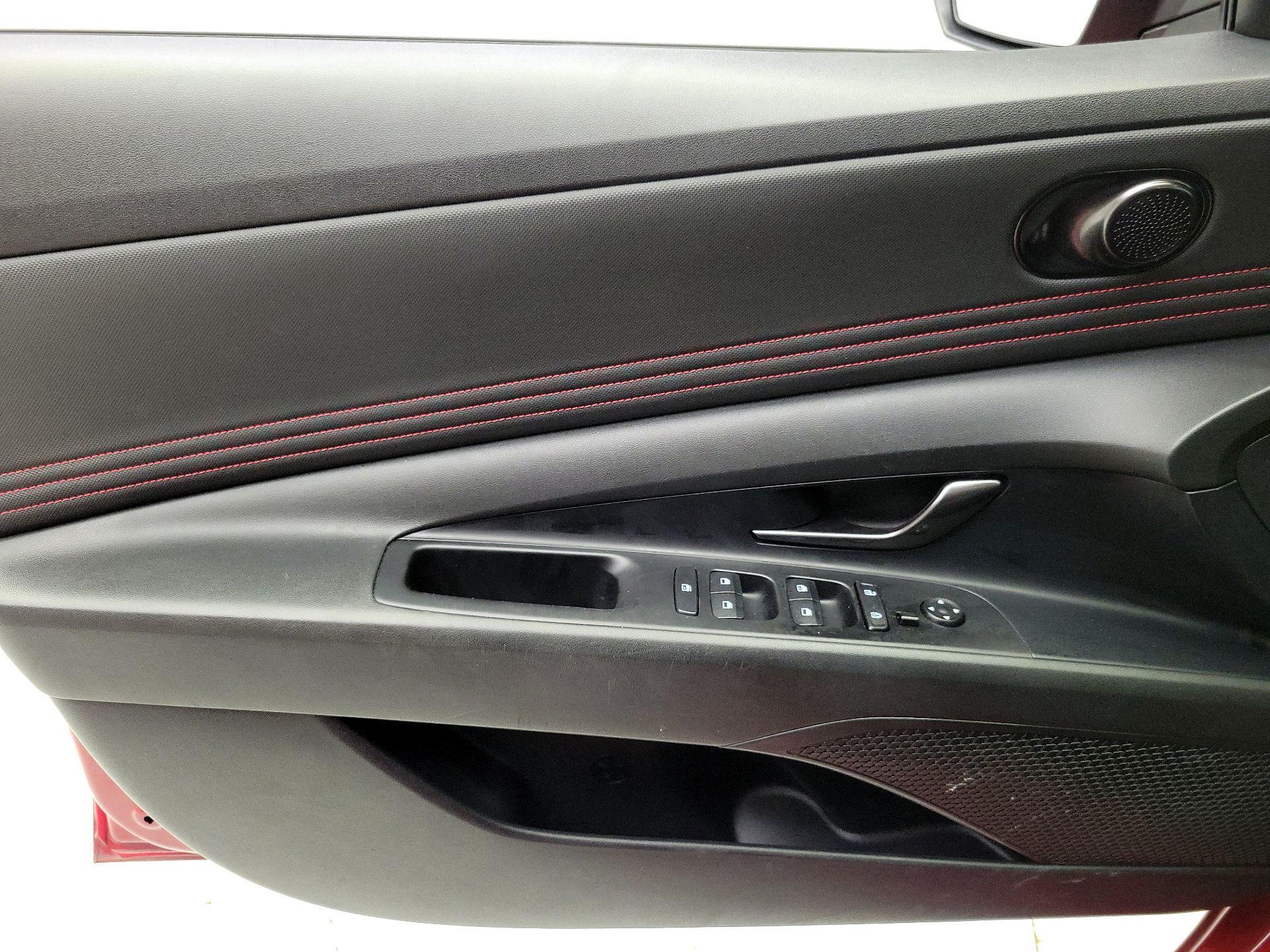 Thumbnail: 2022 Hyundai Elantra - 12